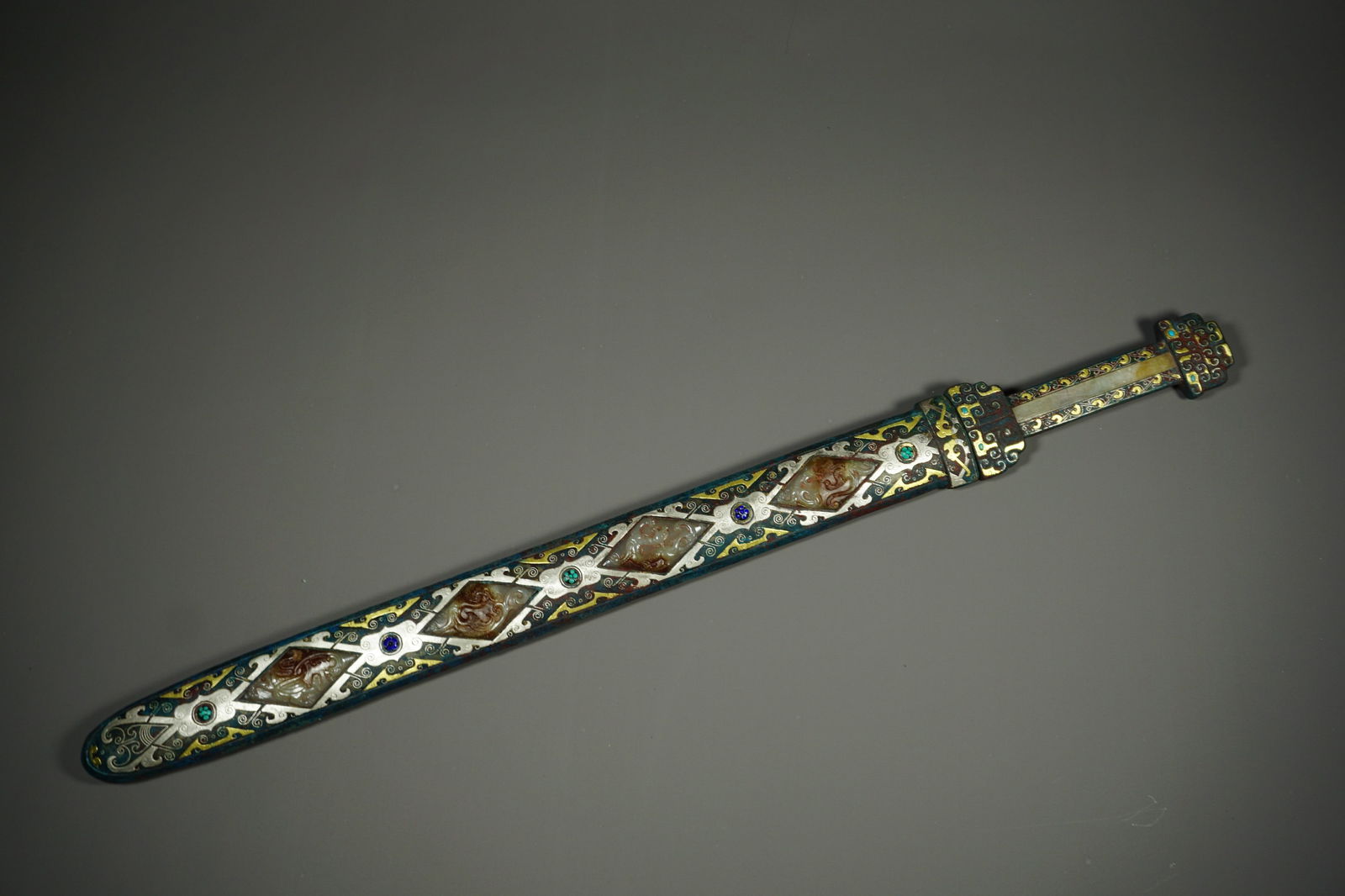 WARRING STATES PERIOD GOLD AND SILVER INLAID JADE SWORD (1 of 9)