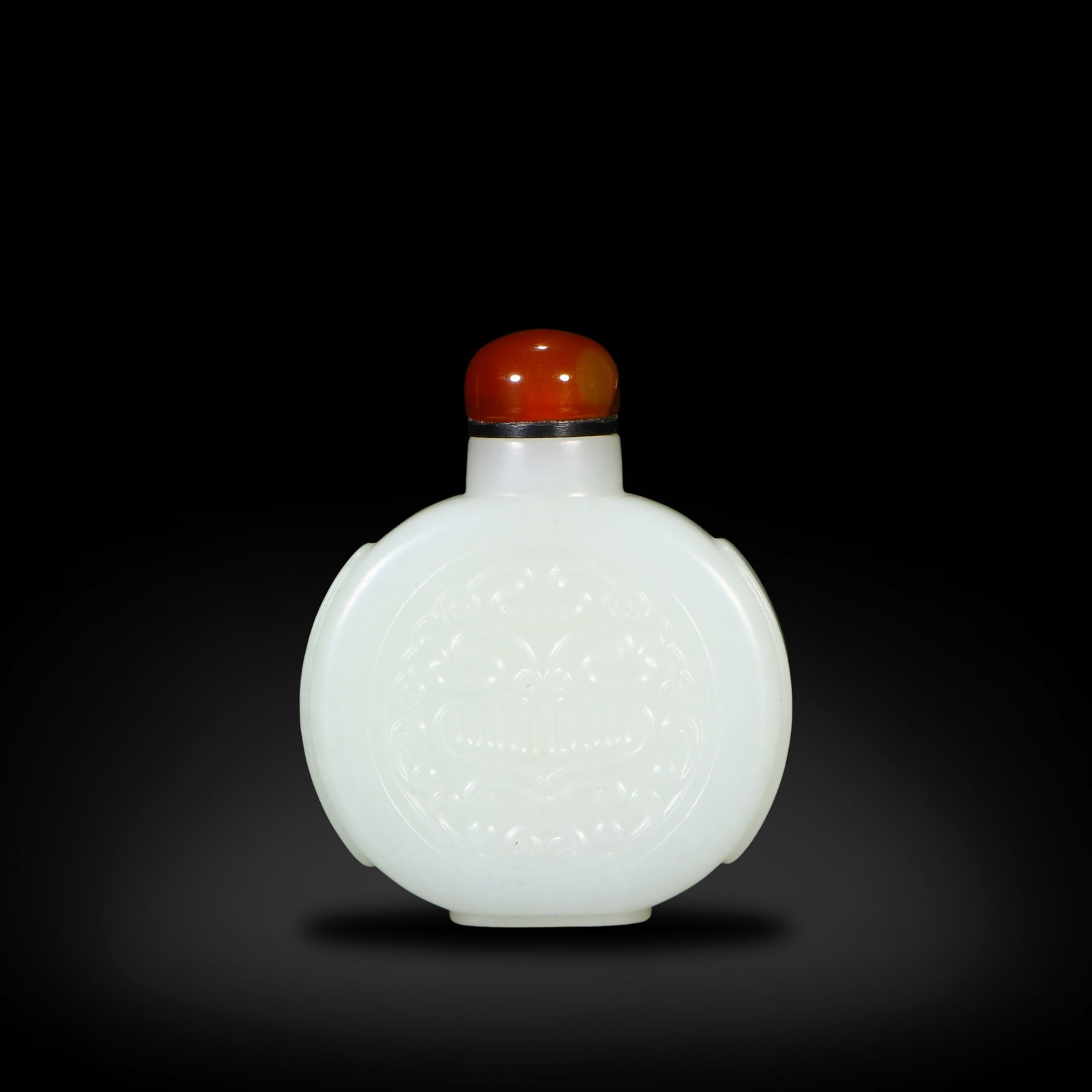 Qing Dynasty Hetian white jade snuff bottle (1 of 4)