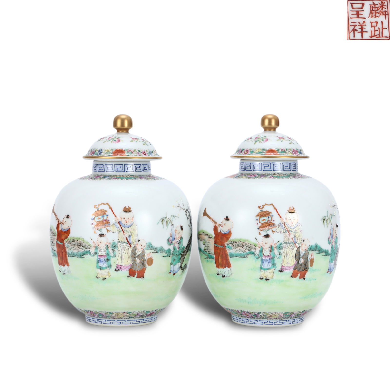 Republic Period A pair of famille rose covered jars marked Lin Zhi Cheng Xiang, decorated with (1 of 6)