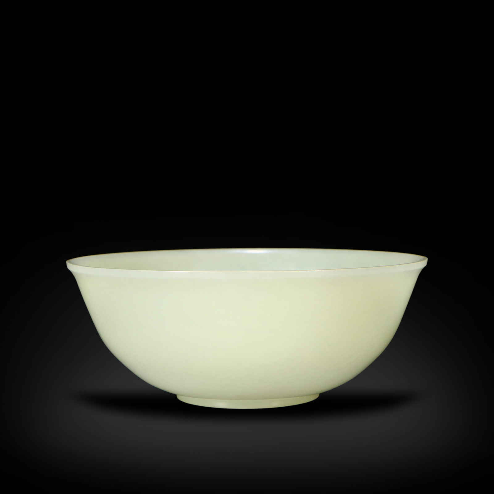 Qing Dynasty Hetian white jade bowl (1 of 4)