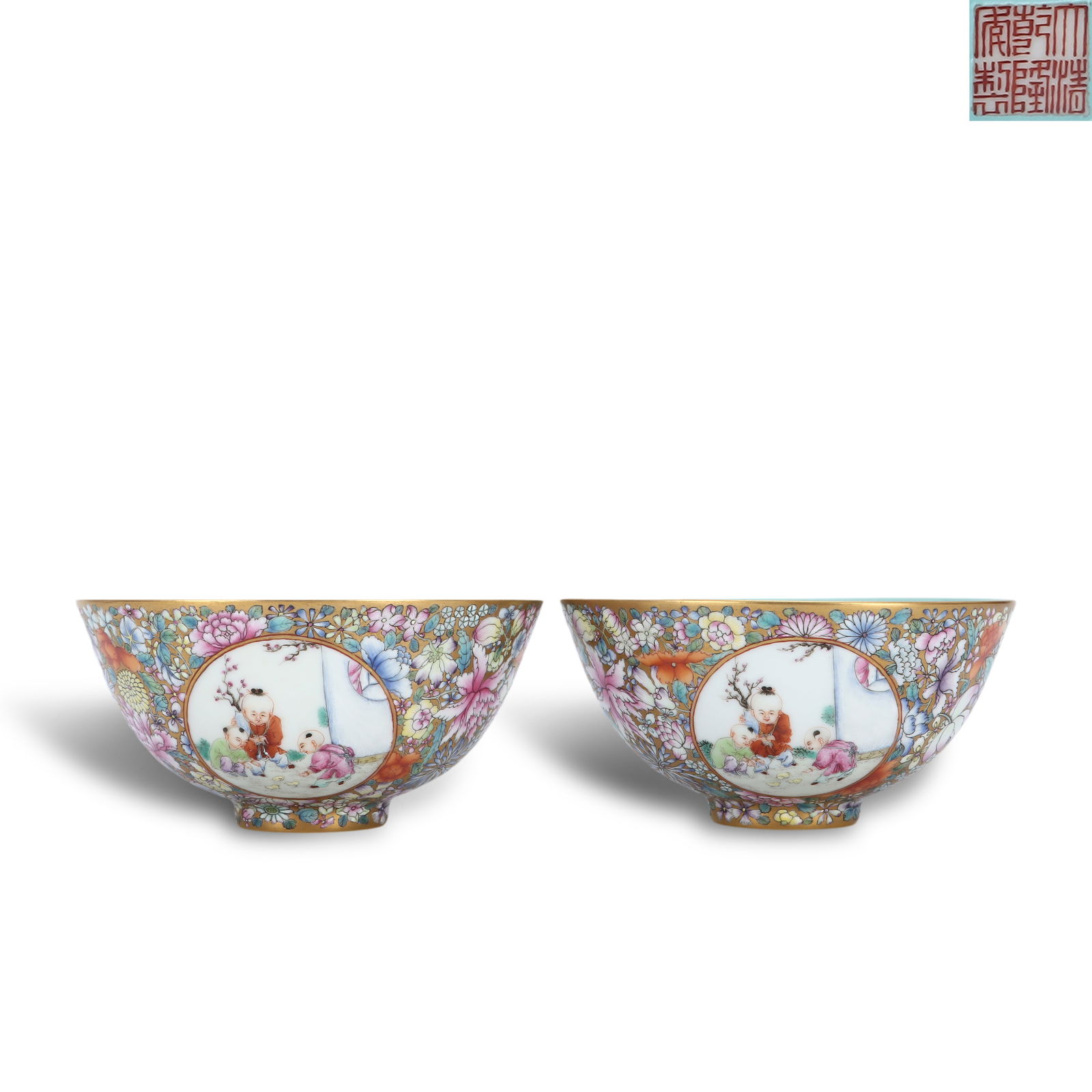 Qing Dynasty Qianlong period, A pair of famille rose bowls with "hundred flowers blooming" (1 of 6)