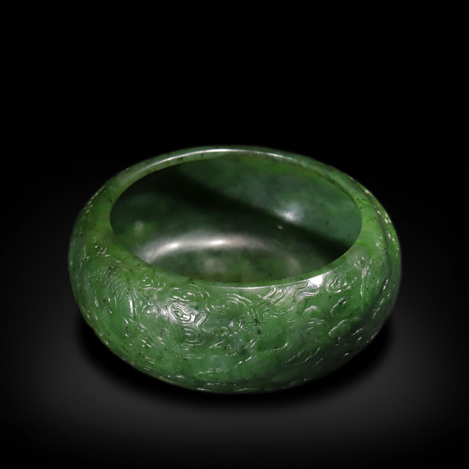 Qing Dynasty Jasper brush washer with cloud and dragon patterns (1 of 8)