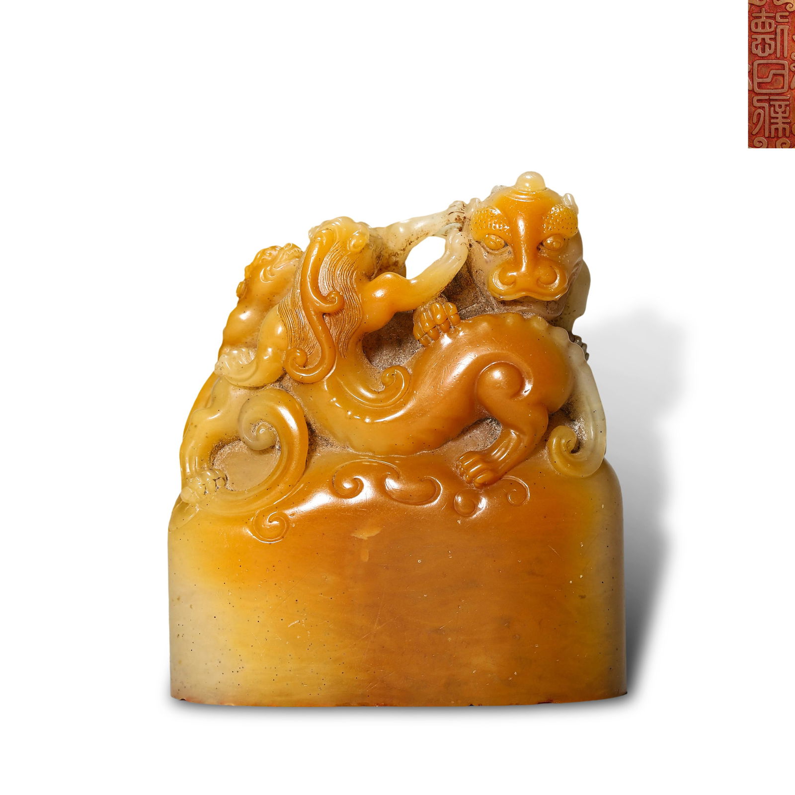 Qing Dynasty Qianlong period, Imperial Tianhuang stone seal with chi-dragon knob, inscribed "De Ri: Name Qing Dynasty Qianlong period, Imperial Tianhuang stone seal with chi-dragon knob, inscribed "De Ri Xin" Dimensions H:7.5cm W:6.5cm Condition Additional photographs and condition