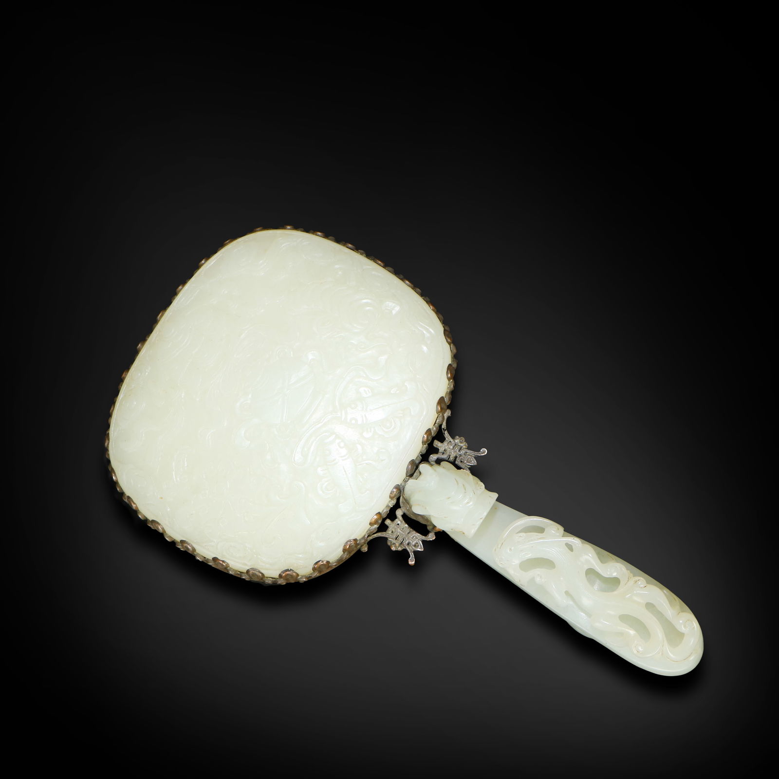 Qing Dynasty Bronze-handled hand mirror with Hetian white jade dragon hook and jade-inlaid "tile": Name Qing Dynasty Bronze-handled hand mirror with Hetian white jade dragon hook and jade-inlaid "tile" decoration Dimensions H:20.4cm W:11.2cm Condition Additional photographs and co