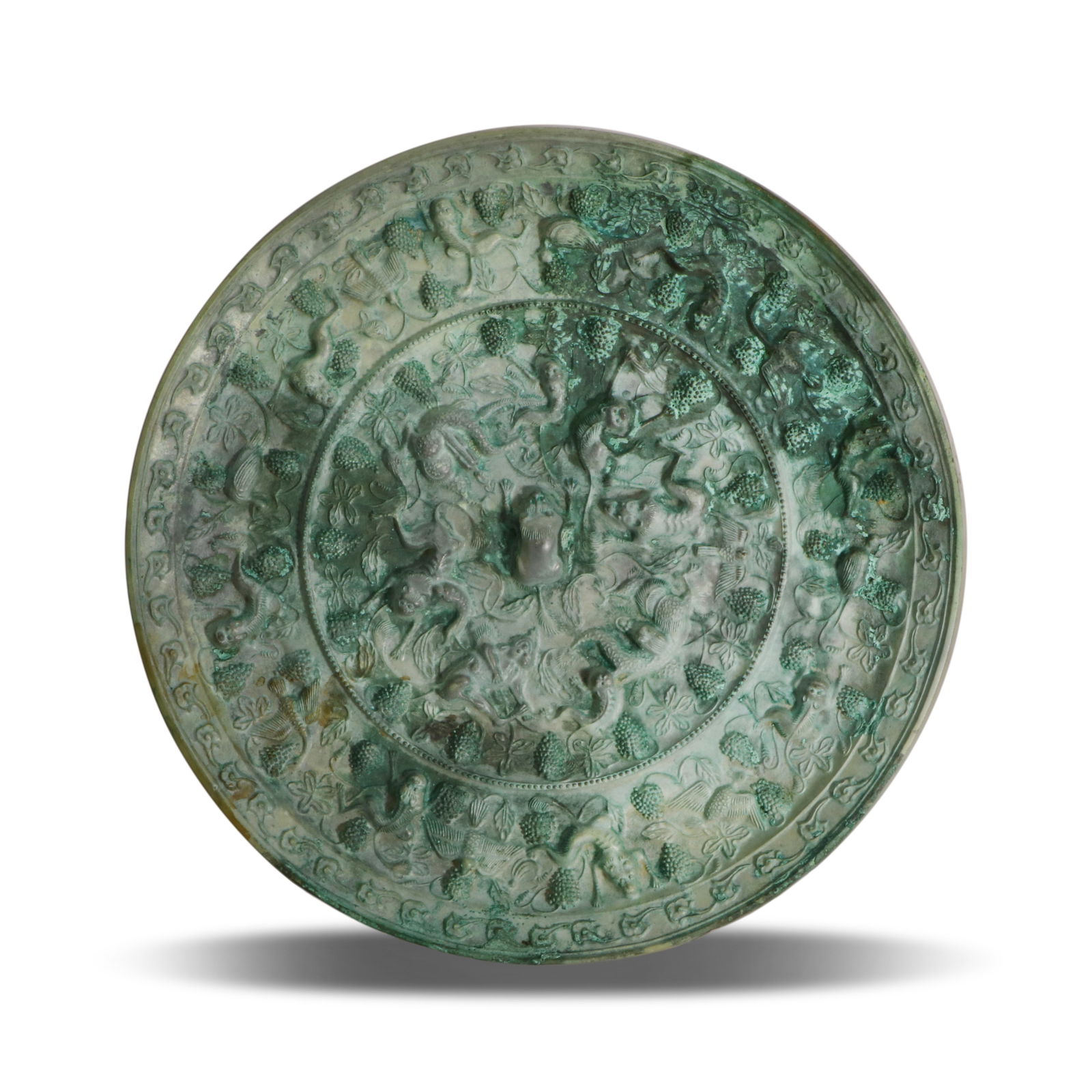 Tang Dynasty Large bronze mirror with sea beast and grape patterns (1 of 4)