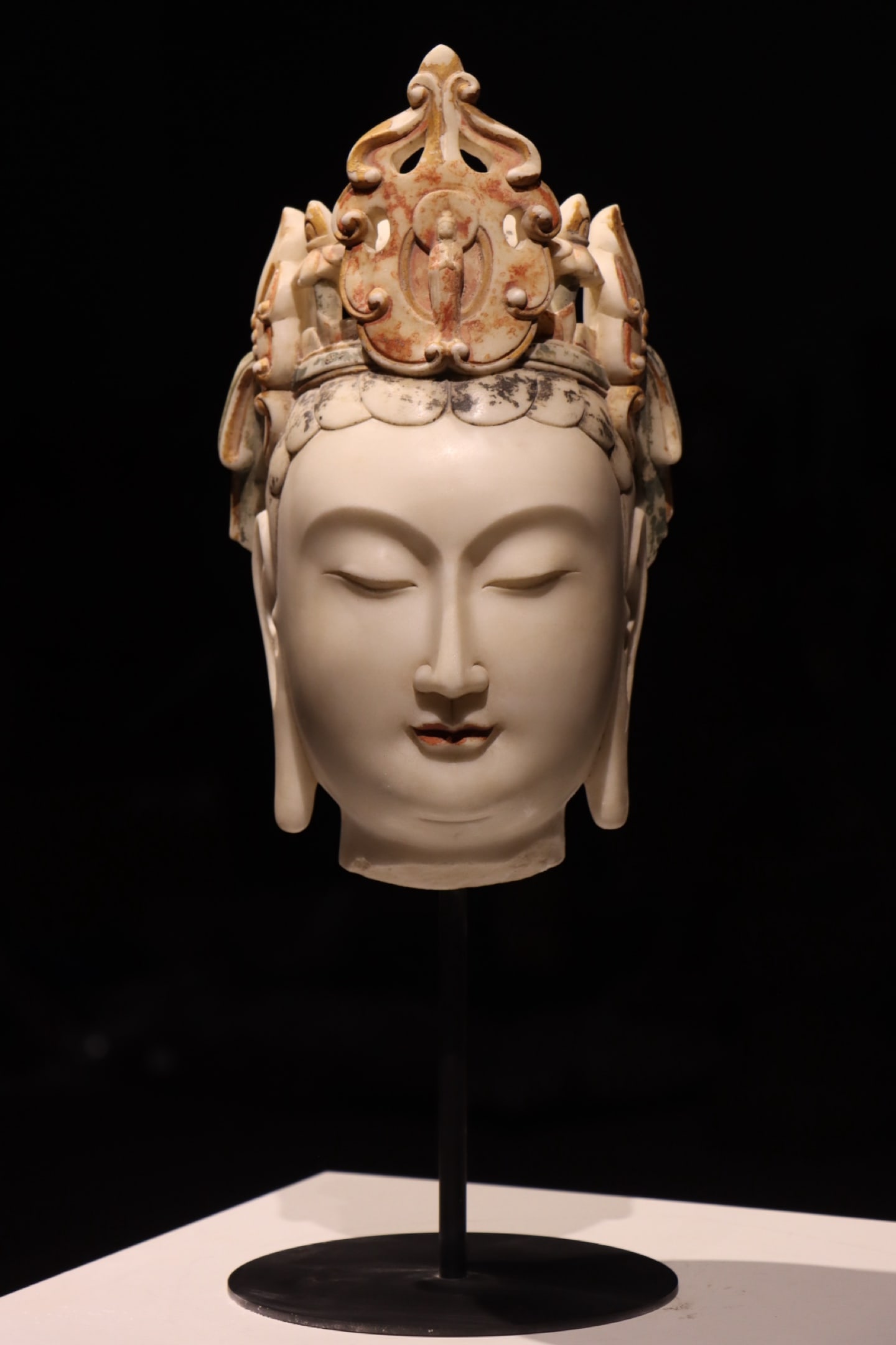 Northern Qi Dynasty Stone-carved Avalokiteshvara Buddha head (1 of 7)