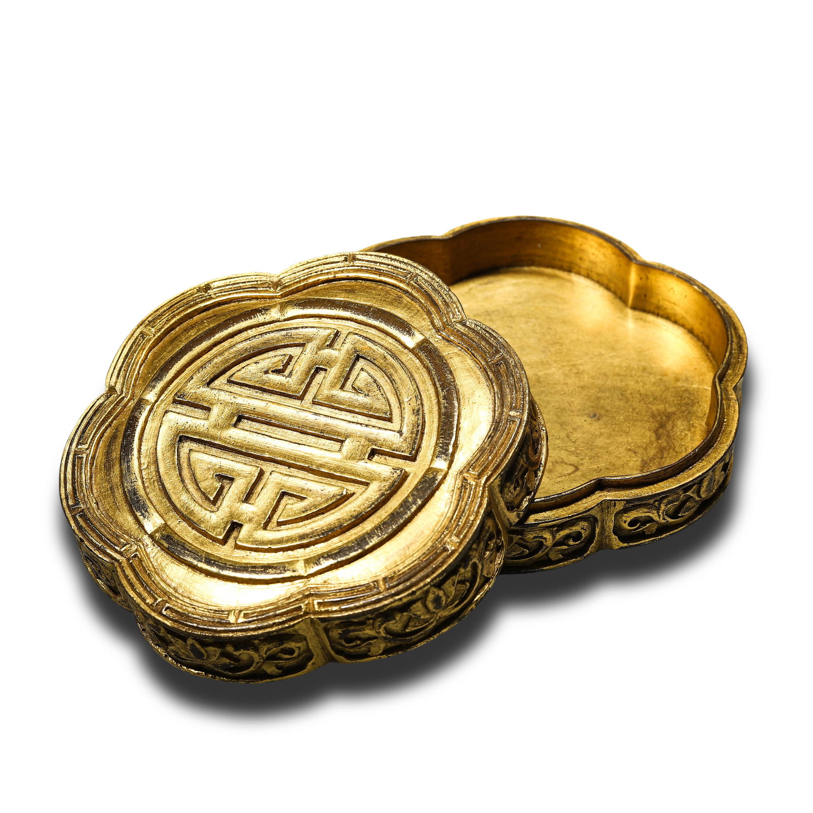 Ming Dynasty Gilt-bronze covered box with treasure flower and longevity character patterns (1 of 5)