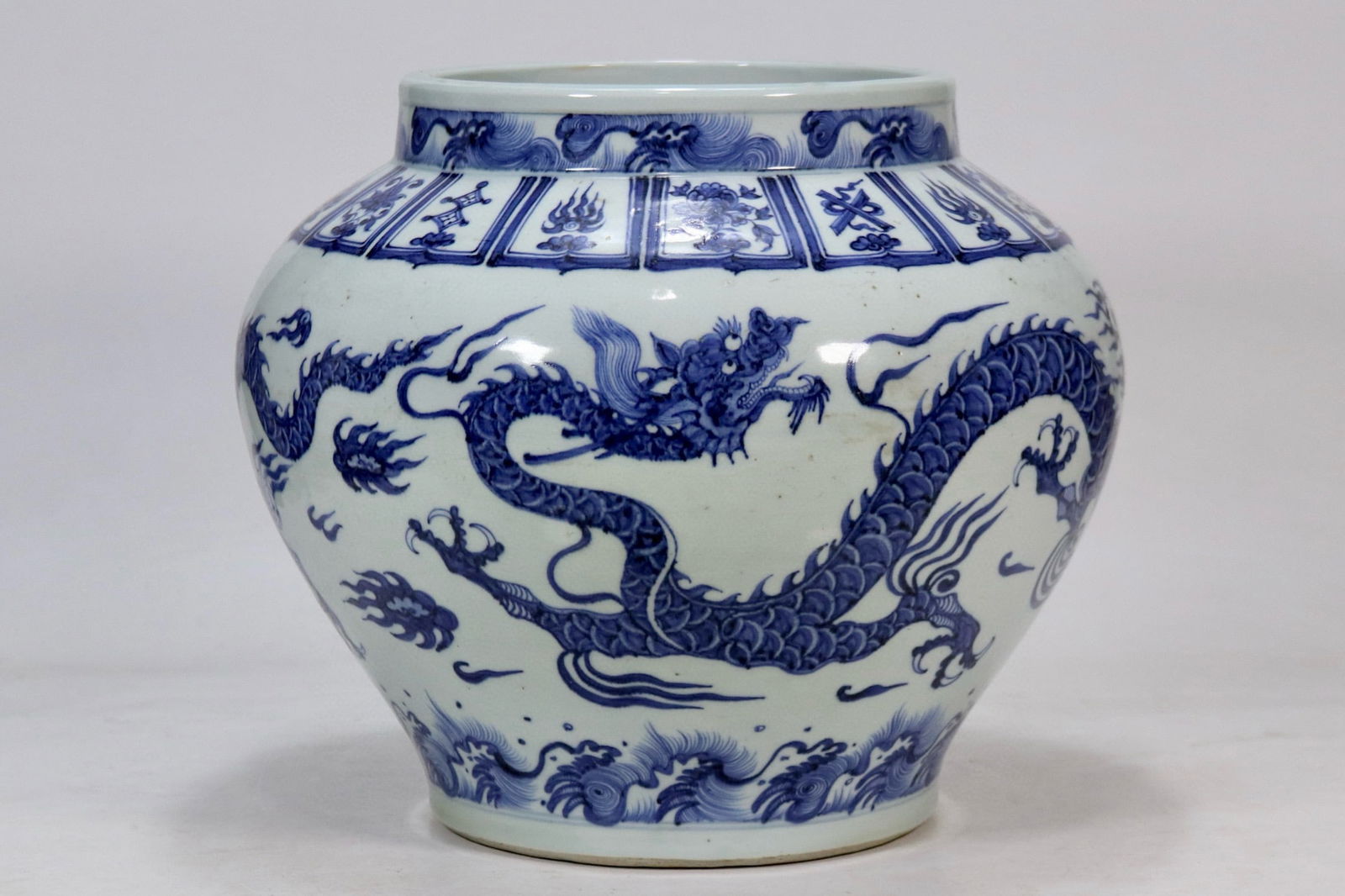 YUAN DYNASTY BLUE AND WHITE DRAGON PATTERN JAR (1 of 8)