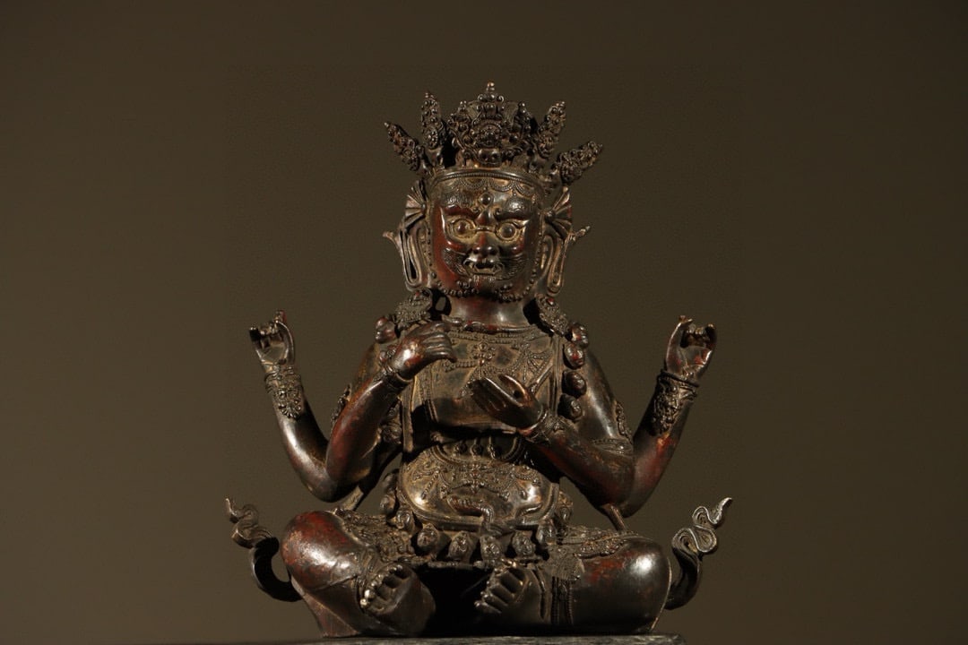 MING DYNASTY BRONZE LACQUERED AND GILDED BUDDHA STATUE: Name MING DYNASTY BRONZE LACQUERED AND GILDED BUDDHA STATUE Dimensions H:30CM L:25CM Condition Additional photographs and condition reports are available upon request as a courtesy t