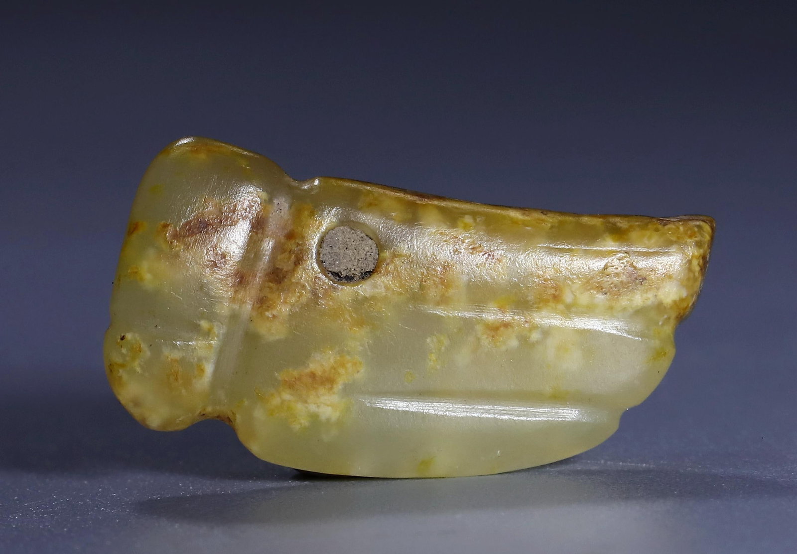 WESTERN ZHOU JADE CICADA: Name WESTERN ZHOU JADE CICADA Dimensions H:1.2CM L:2.5CM Condition Additional photographs and condition reports are available upon request as a courtesy to our clients. Any condition