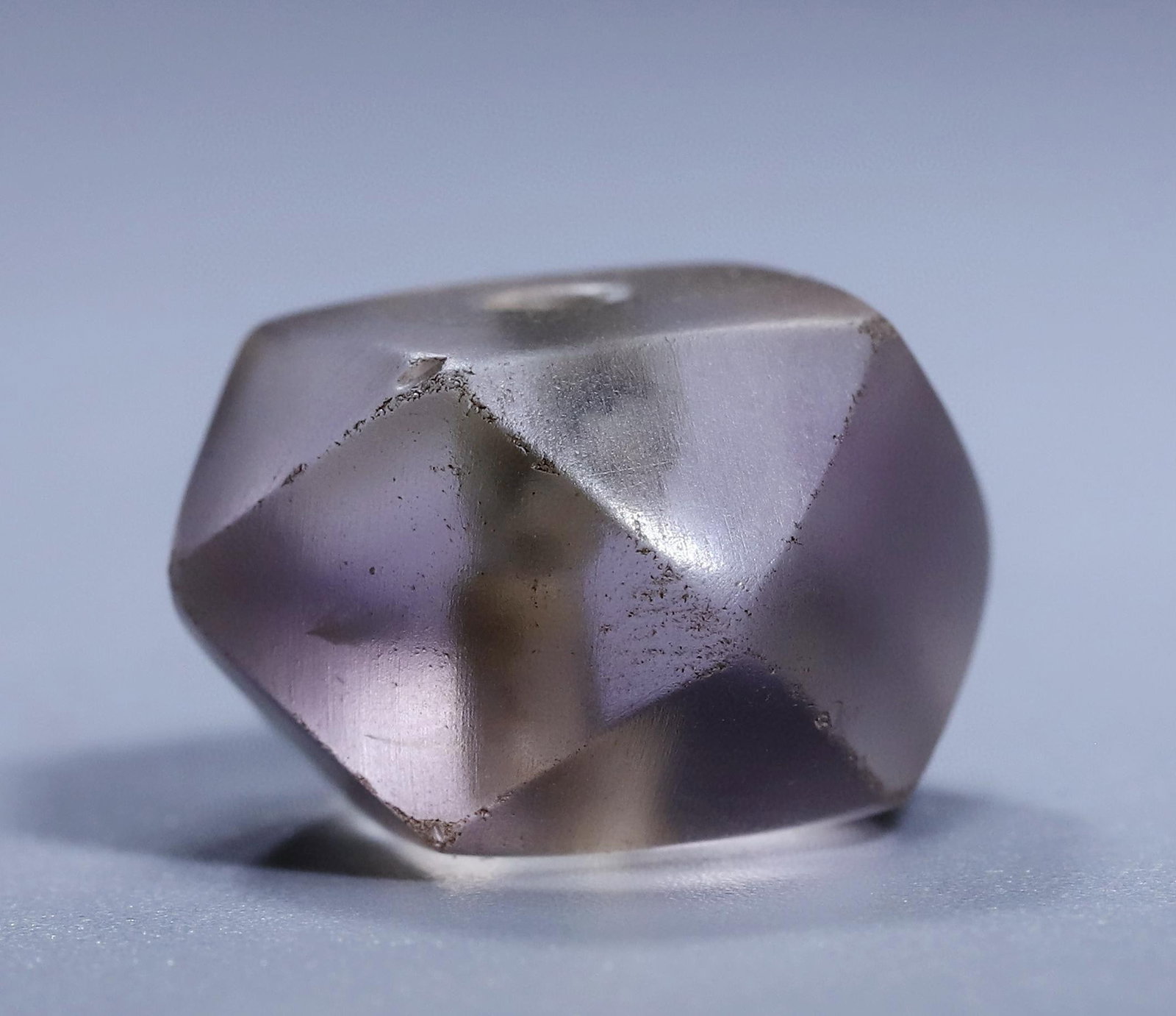 WARRING STATES PERIOD MULTIFACETED CRYSTAL: Name WARRING STATES PERIOD MULTIFACETED CRYSTAL Dimensions H:1.5CM L:1.5CM Condition Additional photographs and condition reports are available upon request as a courtesy to our clie