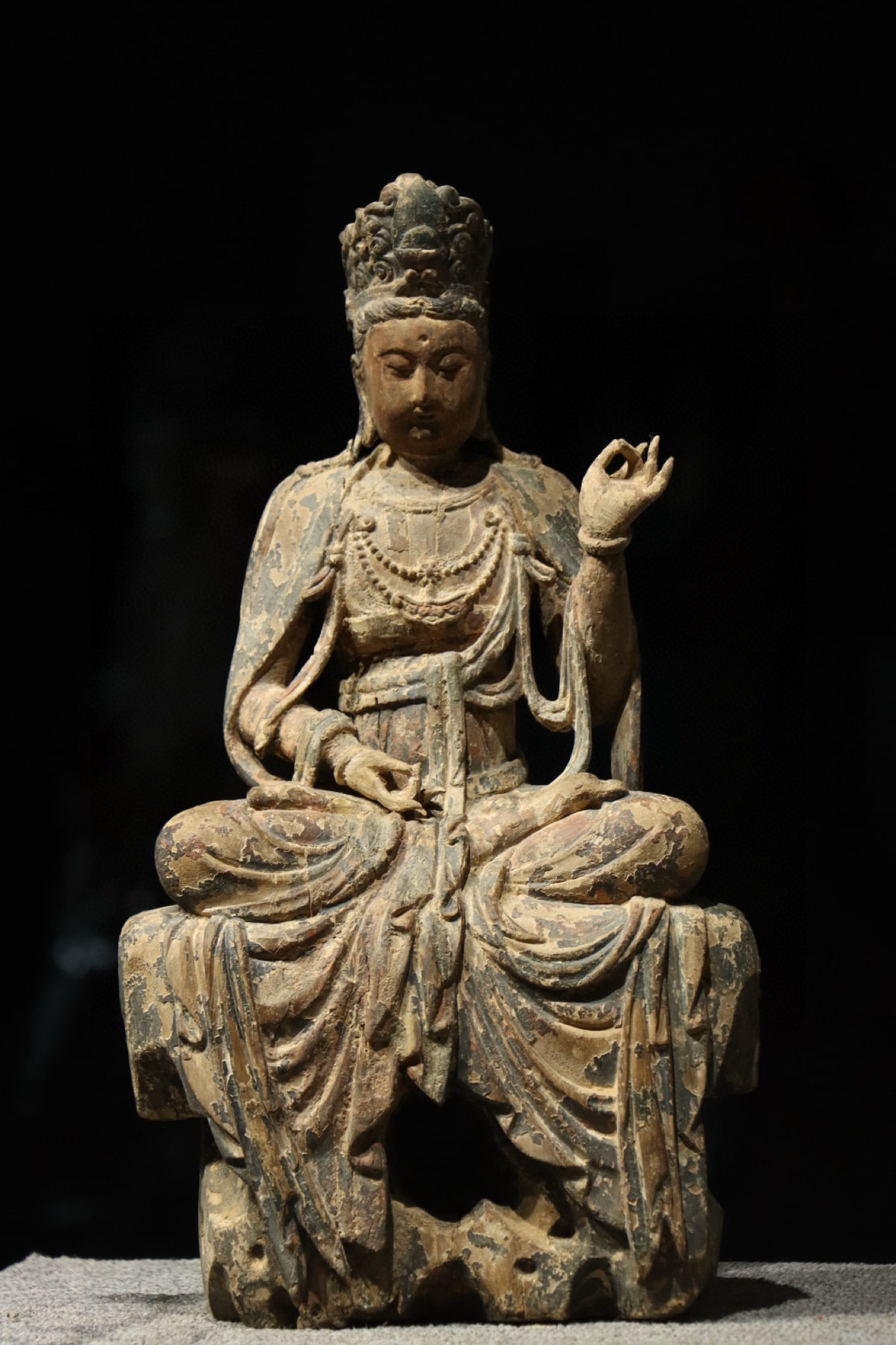 LIAO DYNASTY WOODEN BUDDHIST STATUES: Name LIAO DYNASTY WOODEN BUDDHIST STATUES Dimensions H:45CM Condition Additional photographs and condition reports are available upon request as a courtesy to our clients. Any condi