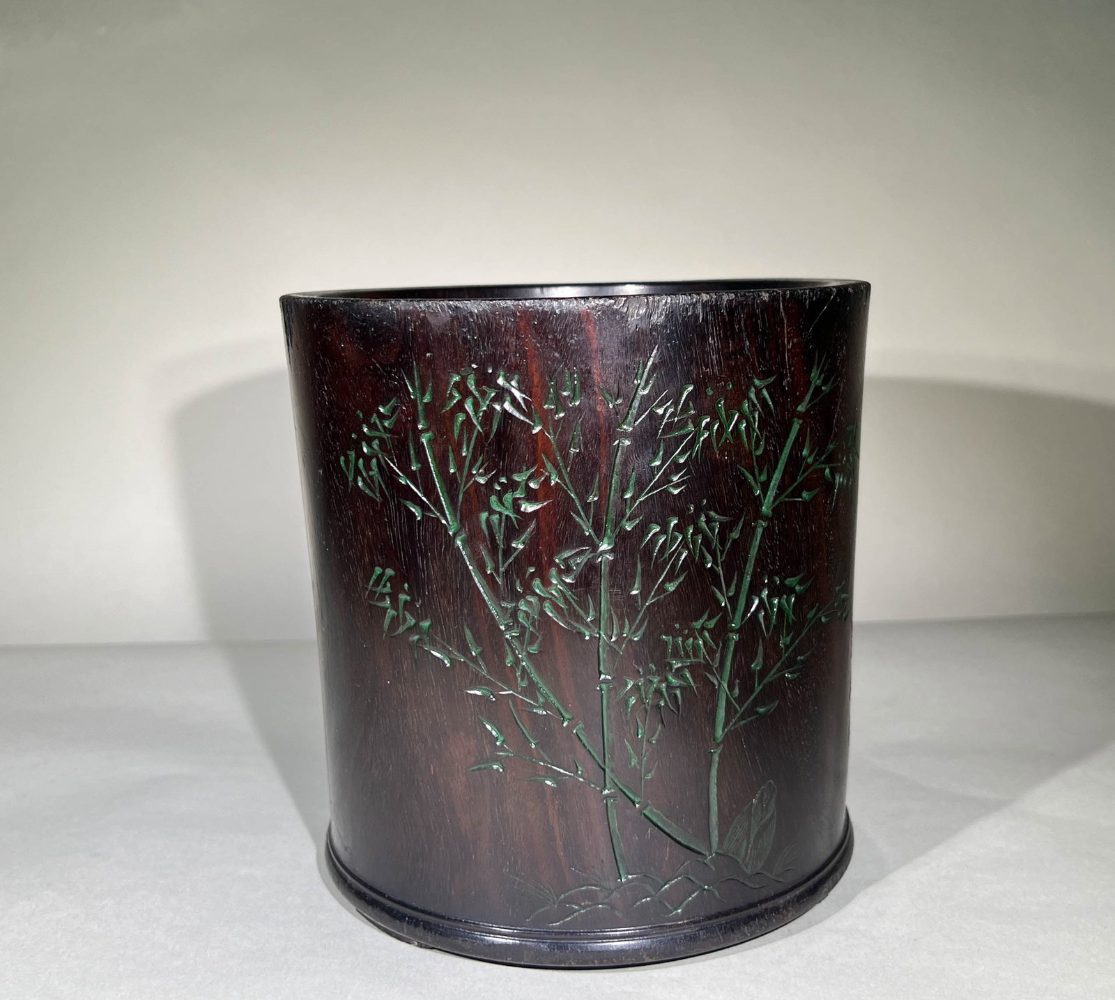 QING DYNASTY ROSEWOOD BRUSH HOLDER: Name QING DYNASTY ROSEWOOD BRUSH HOLDER Dimensions H:16CM L:15CM Condition Additional photographs and condition reports are available upon request as a courtesy to our clients. Any c