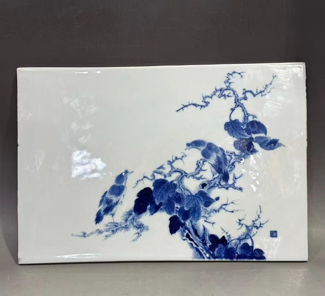 REPUBLIC OF CHINA KING'S BLUE AND WHITE PORCELAIN PLAQUE: Name REPUBLIC OF CHINA KING'S BLUE AND WHITE PORCELAIN PLAQUE Dimensions H:25.5CM L:38CM Condition Additional photographs and condition reports are available upon request as a courte