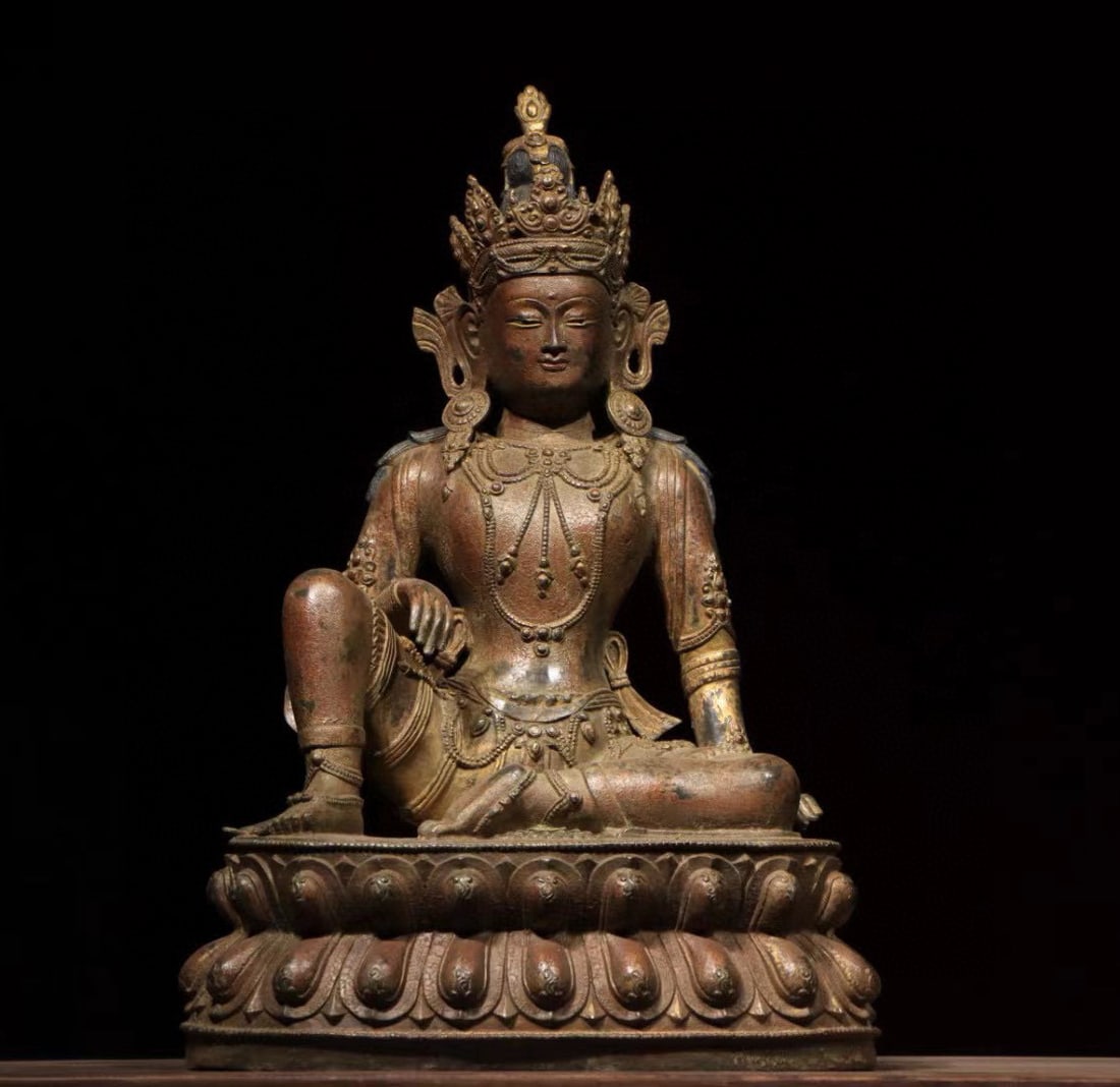 GILDED BRONZE BODHISATTVA OF THE QING DYNASTY: Name GILDED BRONZE BODHISATTVA OF THE QING DYNASTY Dimensions H:46CM Condition Additional photographs and condition reports are available upon request as a courtesy to our clients.