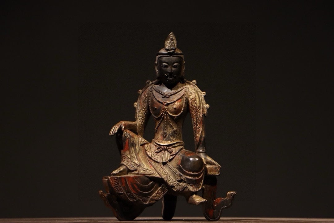 SAME AS THE GILDED BODHISATTVA: Name SAME AS THE GILDED BODHISATTVA Dimensions H:24CM Condition Additional photographs and condition reports are available upon request as a courtesy to our clients. Any condition r