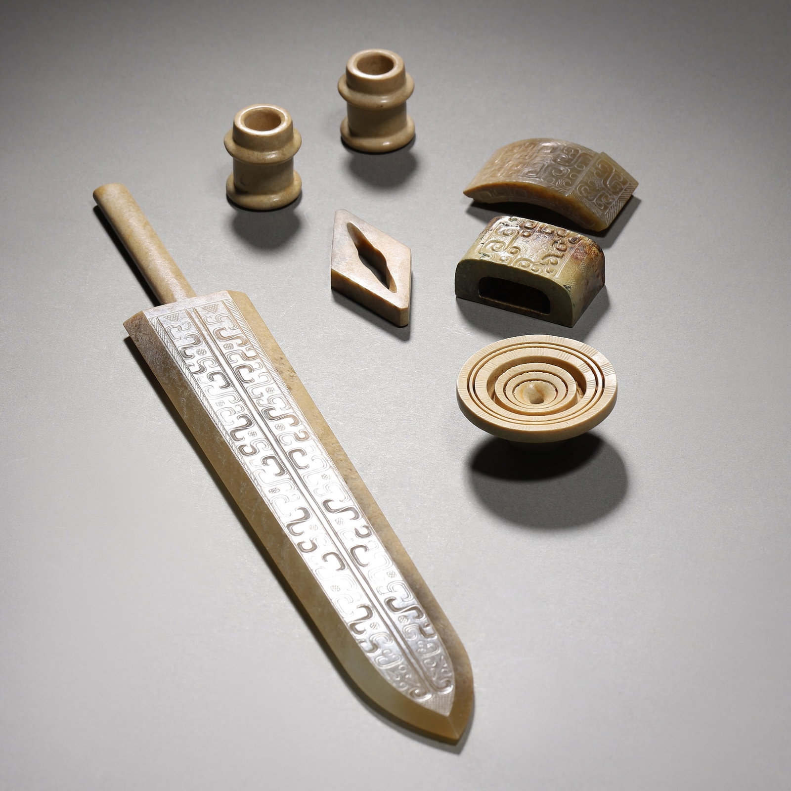 Warring States Period A set of jade-fitted bronze swords: Name Warring States Period A set of jade-fitted bronze swords Dimensions Different sizes Condition Additional photographs and condition reports are available upon request as a courte