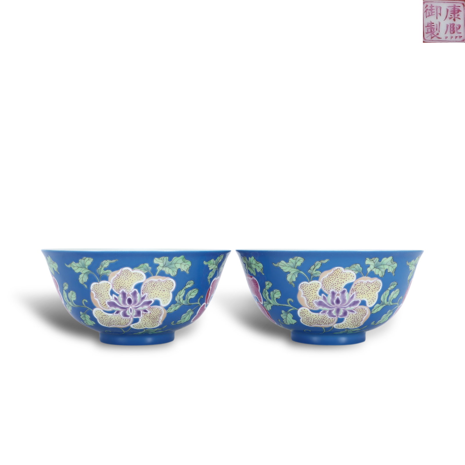 Qing Dynasty Kangxi period, A pair of enameled bowls with blue ground and peony patterns (1 of 6)