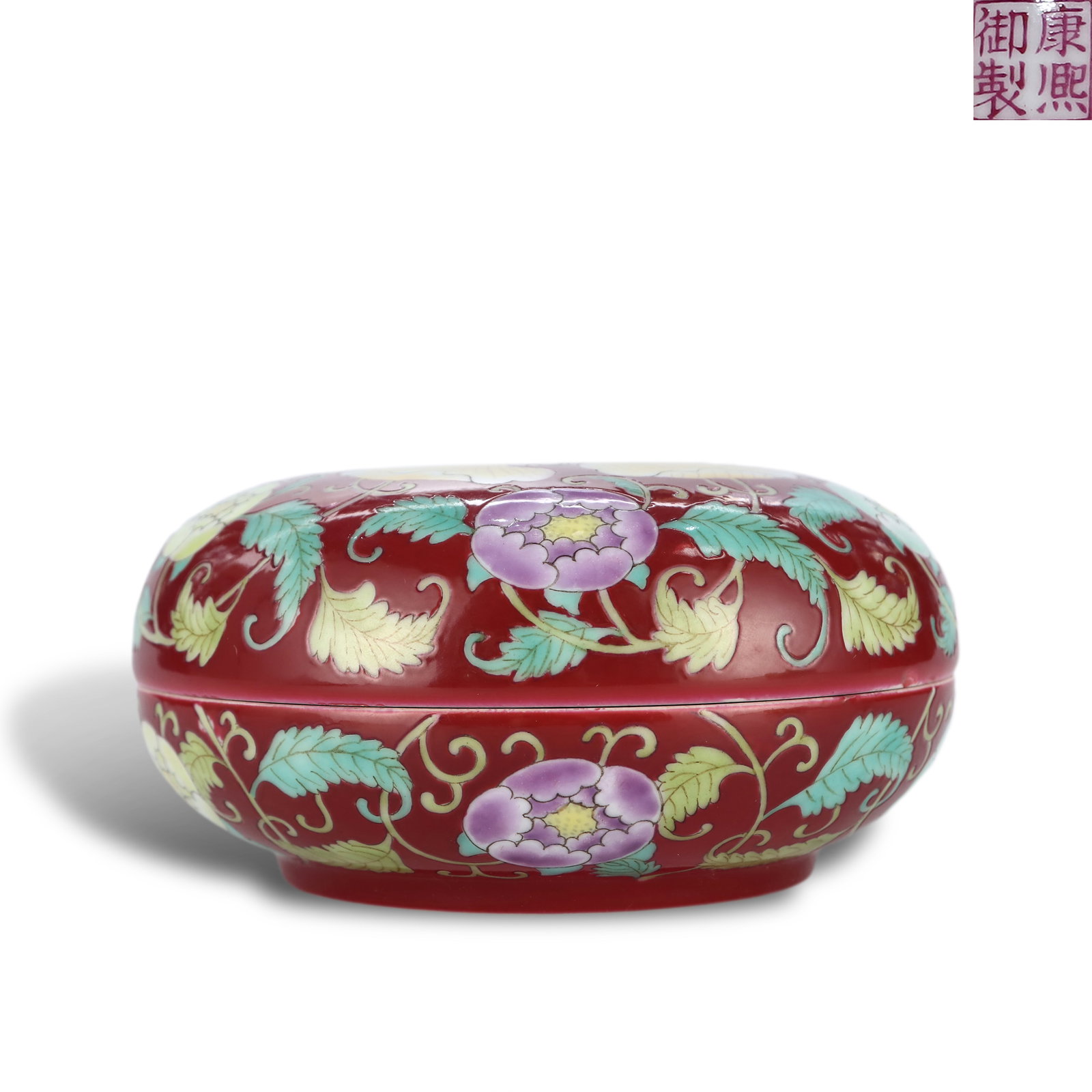 Qing Dynasty Kangxi period, Enameled covered box with floral patterns (1 of 6)