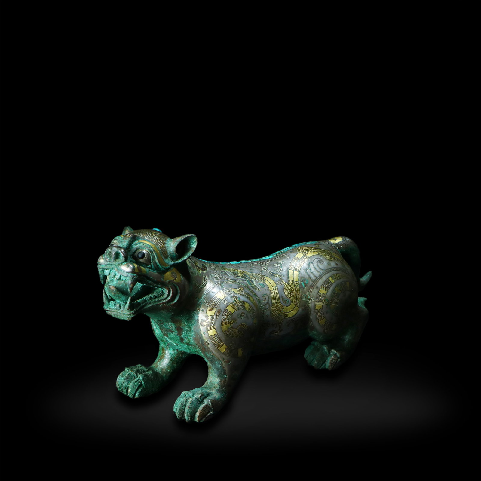 Han Dynasty Bronze mythical beast with gold and silver inlays (1 of 5)