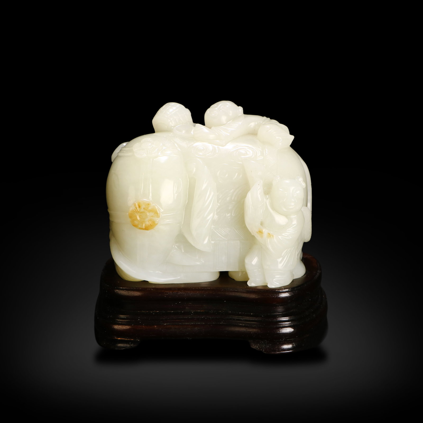 Qing Dynasty Hetian white jade ornament of boy washing elephant: Name Qing Dynasty Hetian white jade ornament of boy washing elephant Dimensions H:6.5cm W:7.9cm Description
