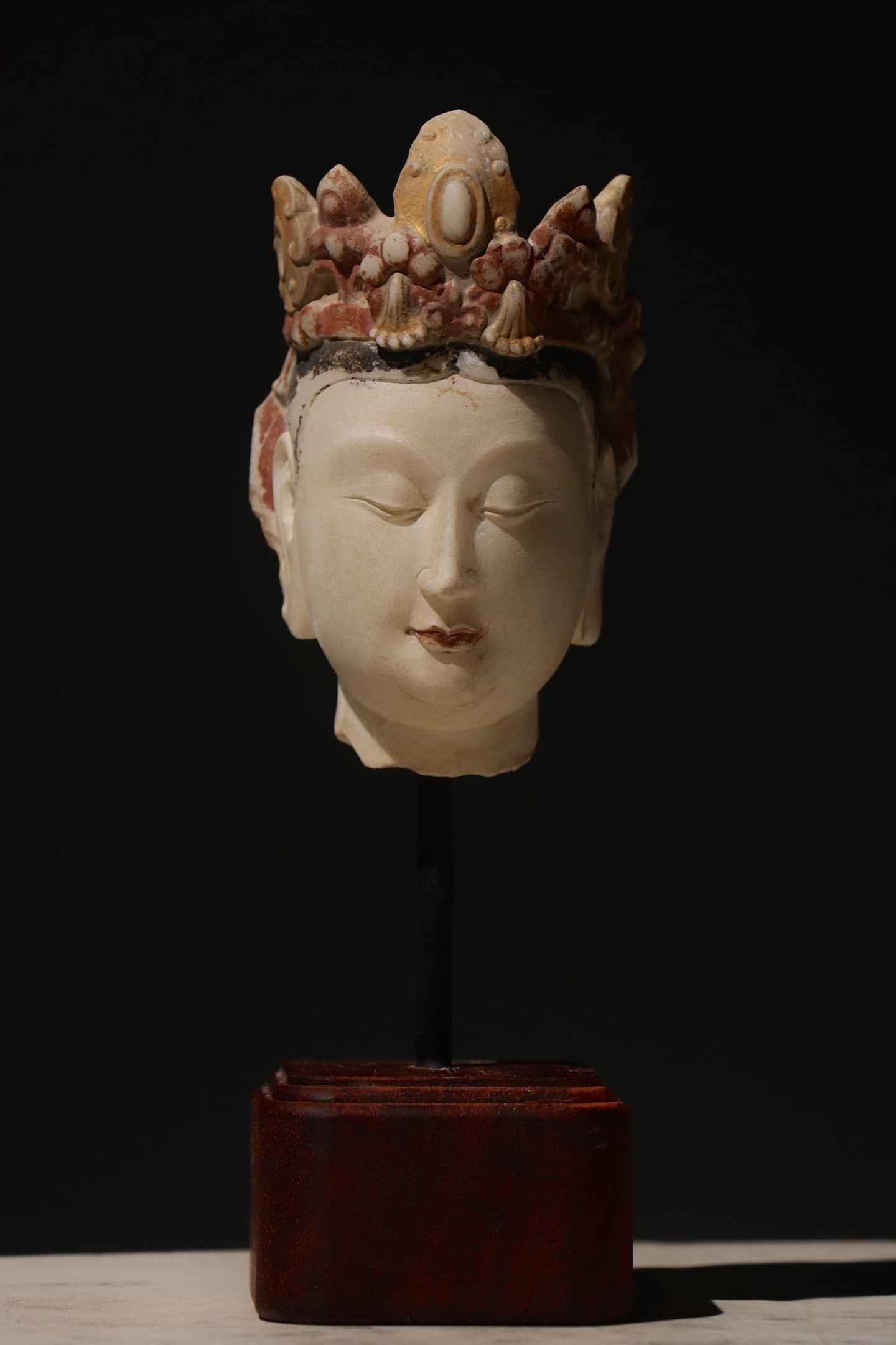Northern Qi Dynasty,White marble carved Avalokite?vara head (1 of 6)