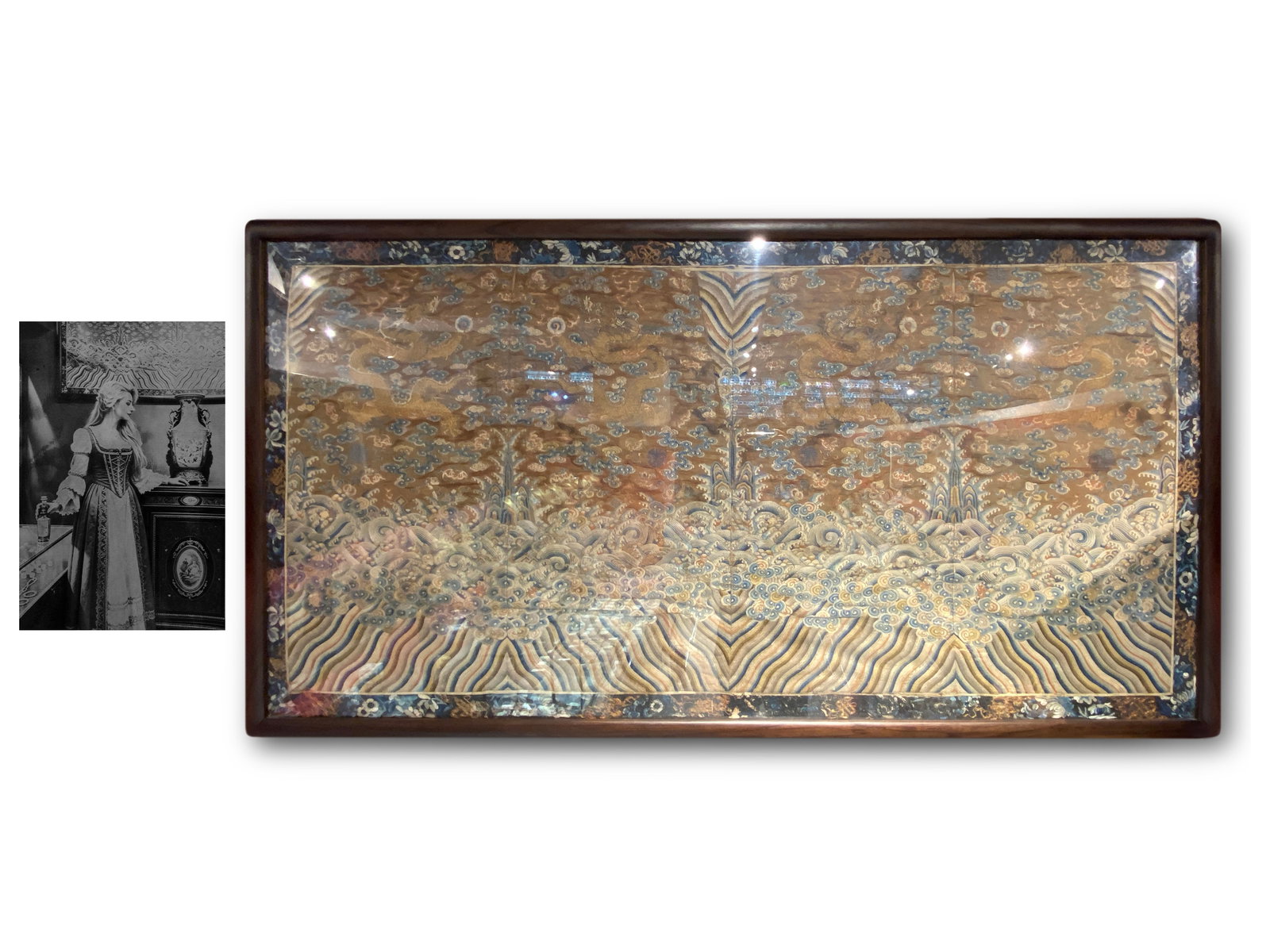 Qing Dynasty period, Gold Thread Embroidered Hanging Screen with Sea Waves and Dragon (1 of 12)