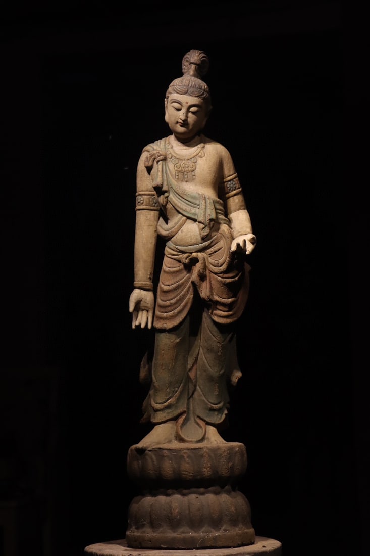 Song Dynasty,Painted Statue of Avalokite?vara Bodhisattva (1 of 9)