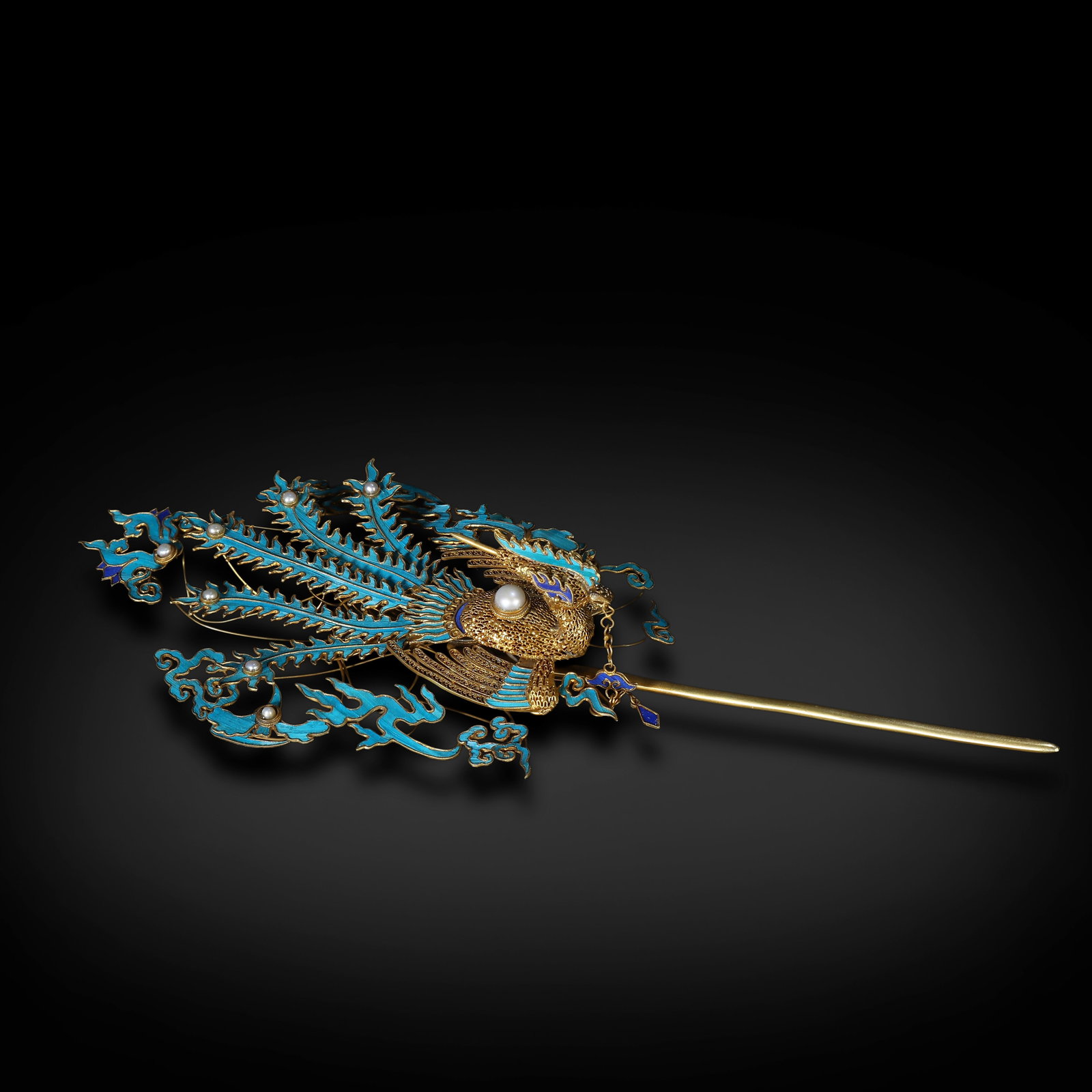 Qing Dynasty, Gilt Silver Filigree & Kingfisher Feather Phoenix Hairpin: Name Qing Dynasty, Gilt Silver Filigree & Kingfisher Feather Phoenix Hairpin Dimensions L:25cm W:10cm Wt:81.4g Description