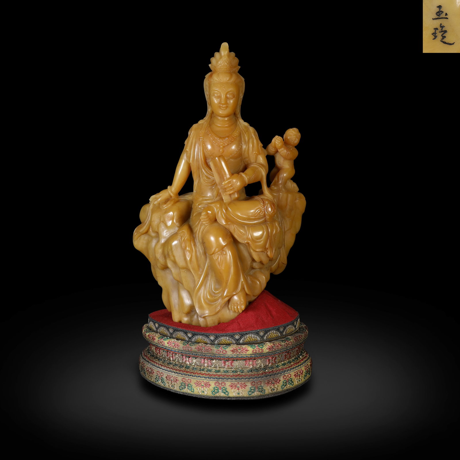 Qing Dynasty, Tianhuang Stone Ornament of Guanyin & Boy, Carved by Yang Yuxuan: Name Qing Dynasty, Tianhuang Stone Ornament of Guanyin & Boy, Carved by Yang Yuxuan Dimensions H:24.5cm W:13.2cm Description