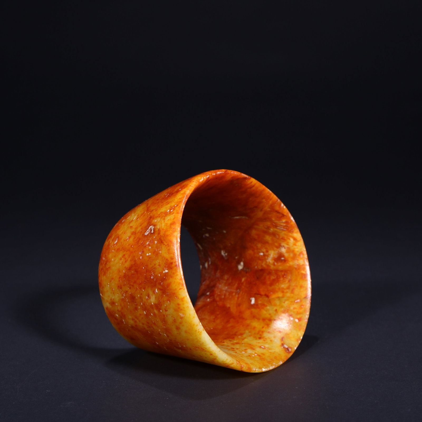 Archaic Jade Horseshoe-Shaped Object - 2