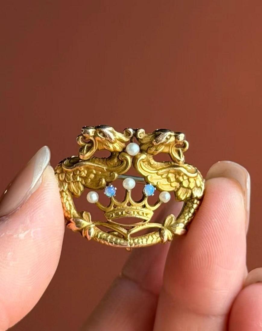 ART NOUVEAU 14K GOLD DOUBLE DRAGON CROWN BROOCH (1 of 6)