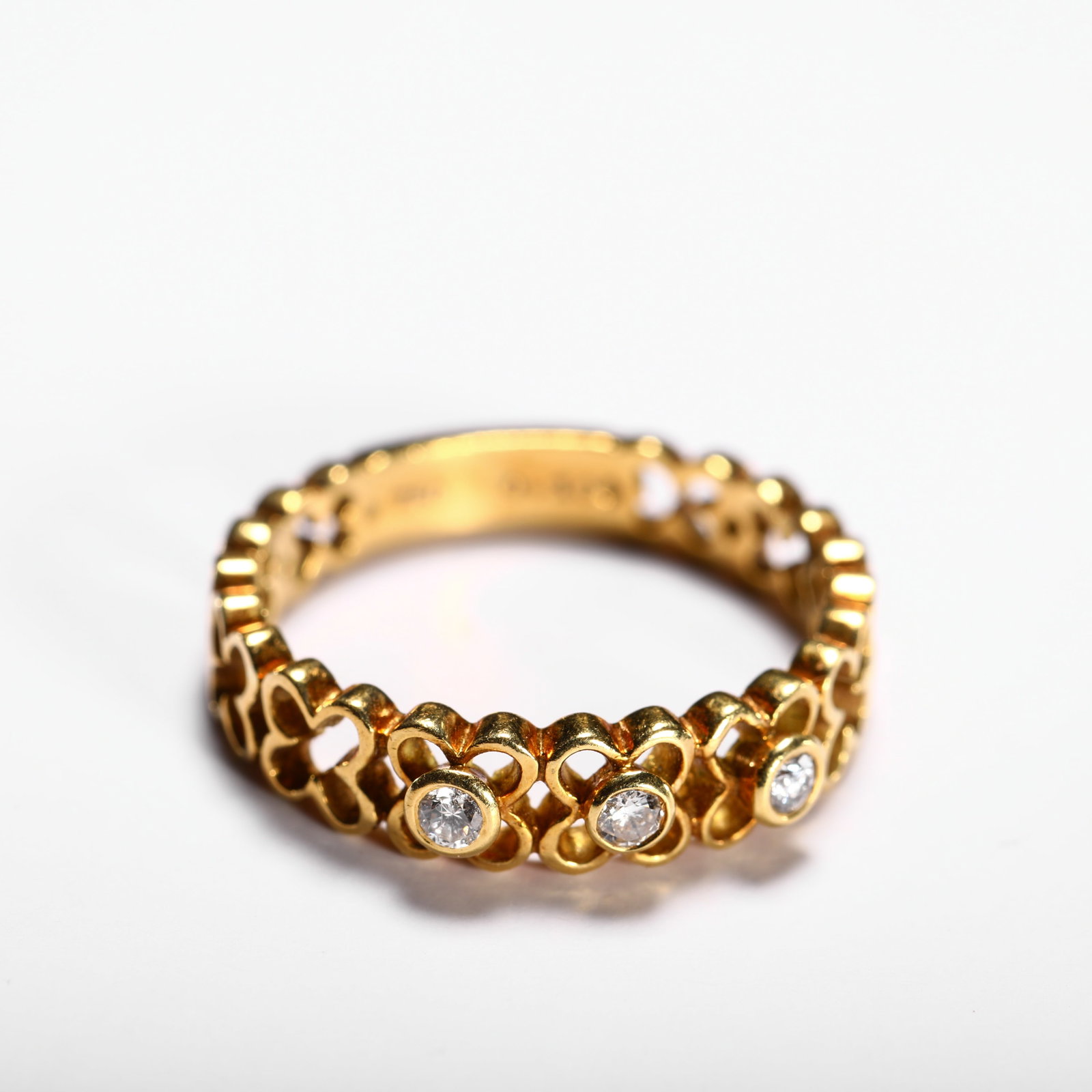 18K DIAMOND RING: Mouth of ring: 12Weight: 3g