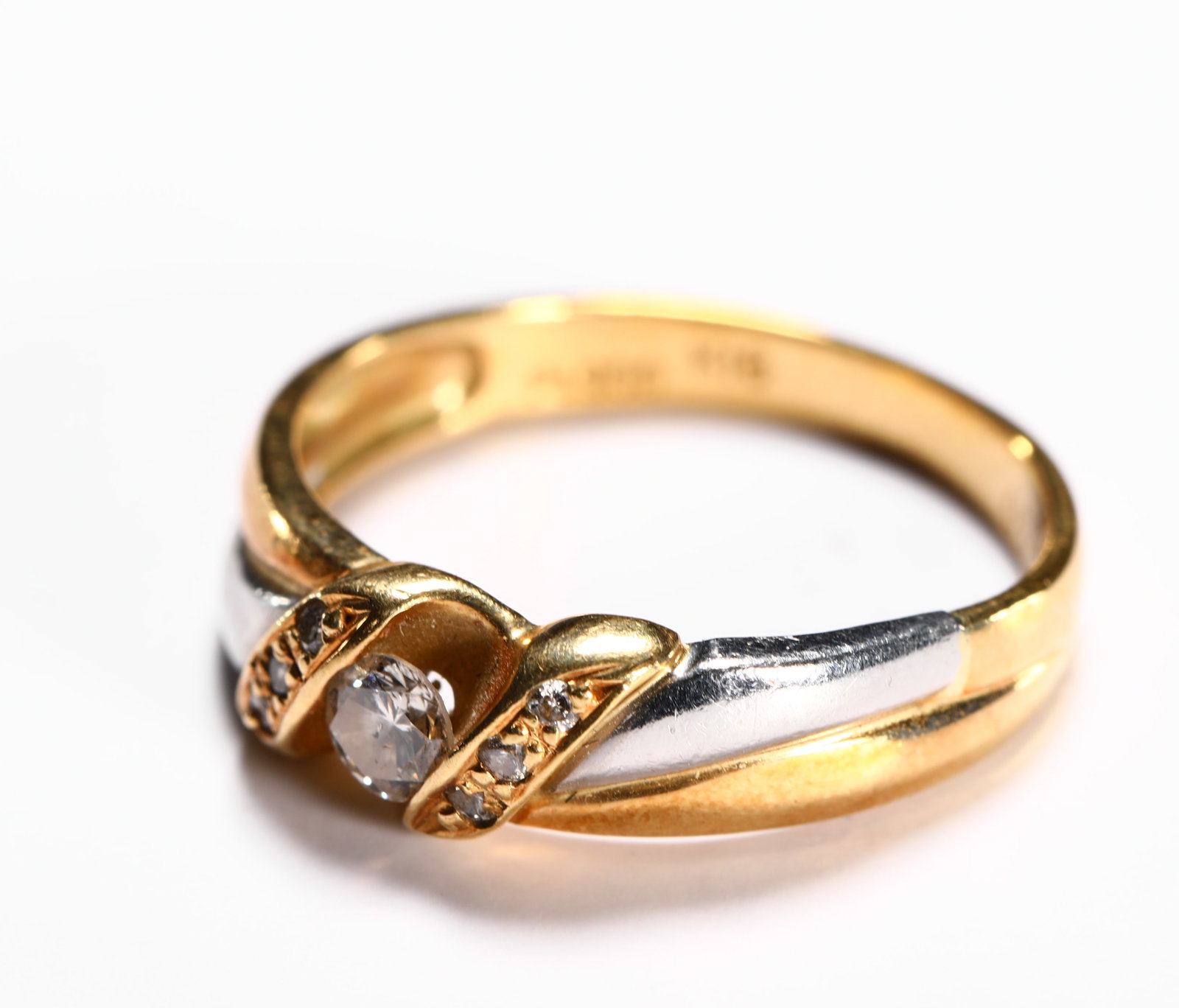 18K DIAMOND RING - 11