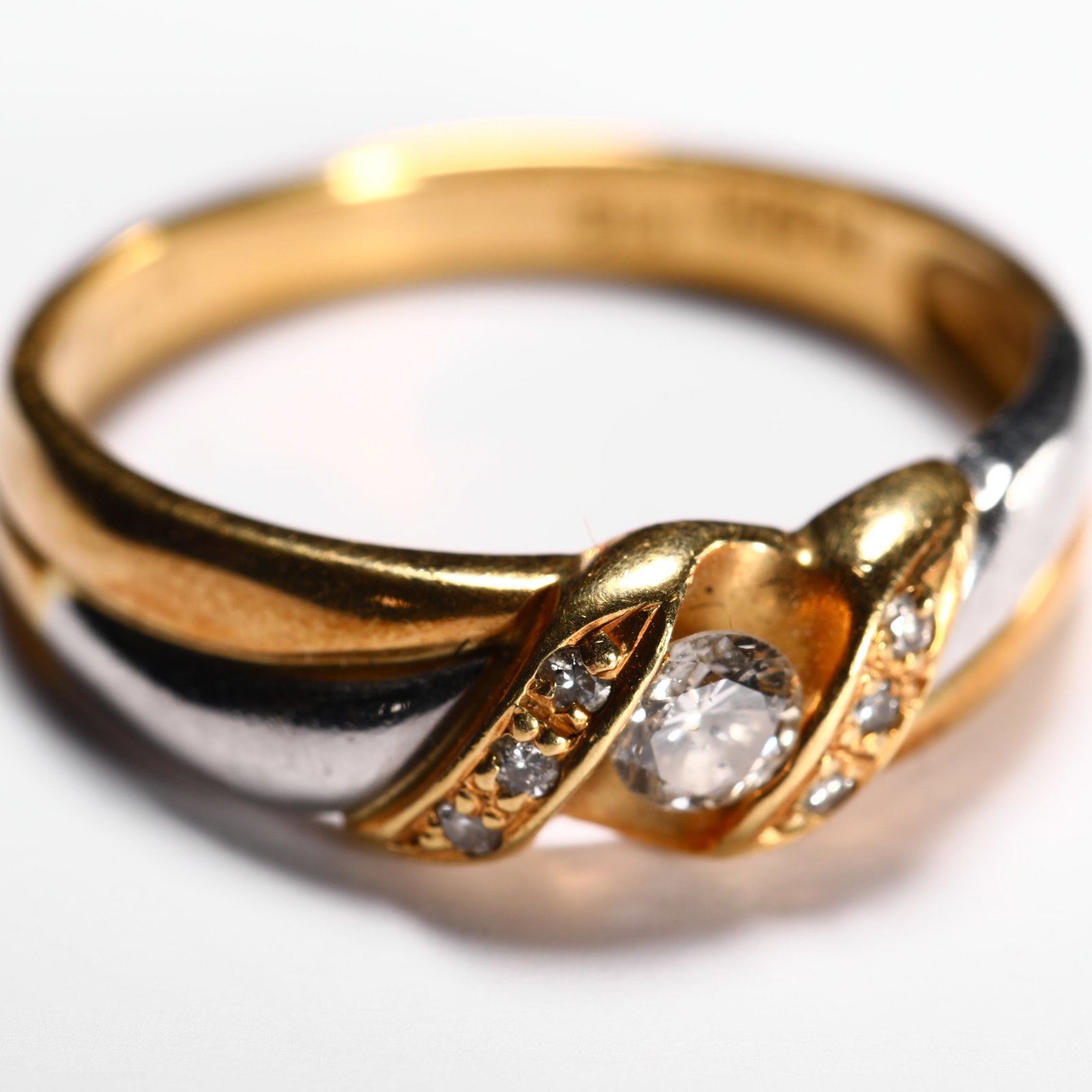 18K DIAMOND RING - 2