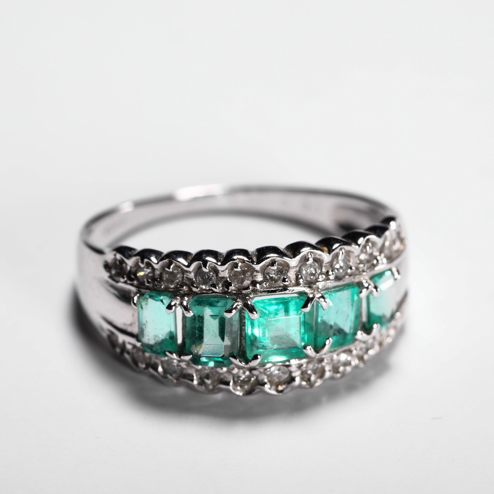 RUBY RING: Mouth of ring: 16 Weight: 3.1g