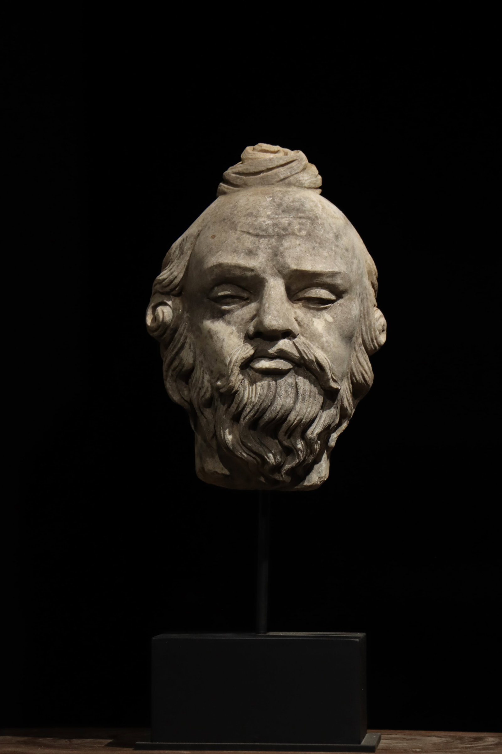 ANCIENT GREEK STONE-CARVED HEAD: H: 43cm (16.93in) H: 25cm (9.84in)