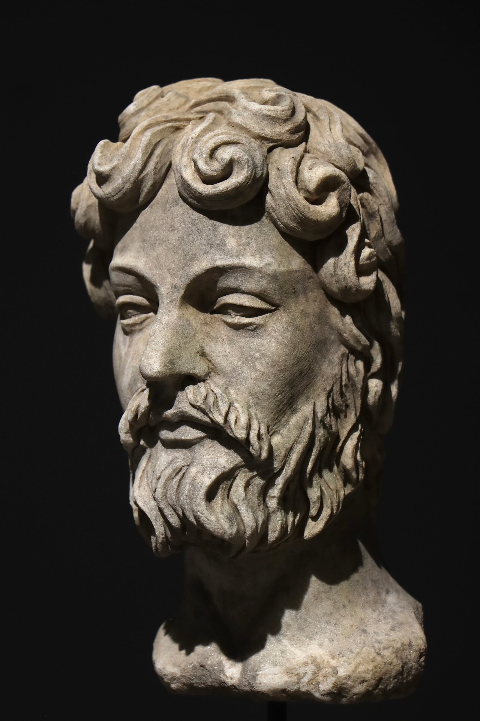 ANCIENT GREEK STONE-CARVED HEAD: H: 42cm (16.54in) H: 25cm (9.84in)