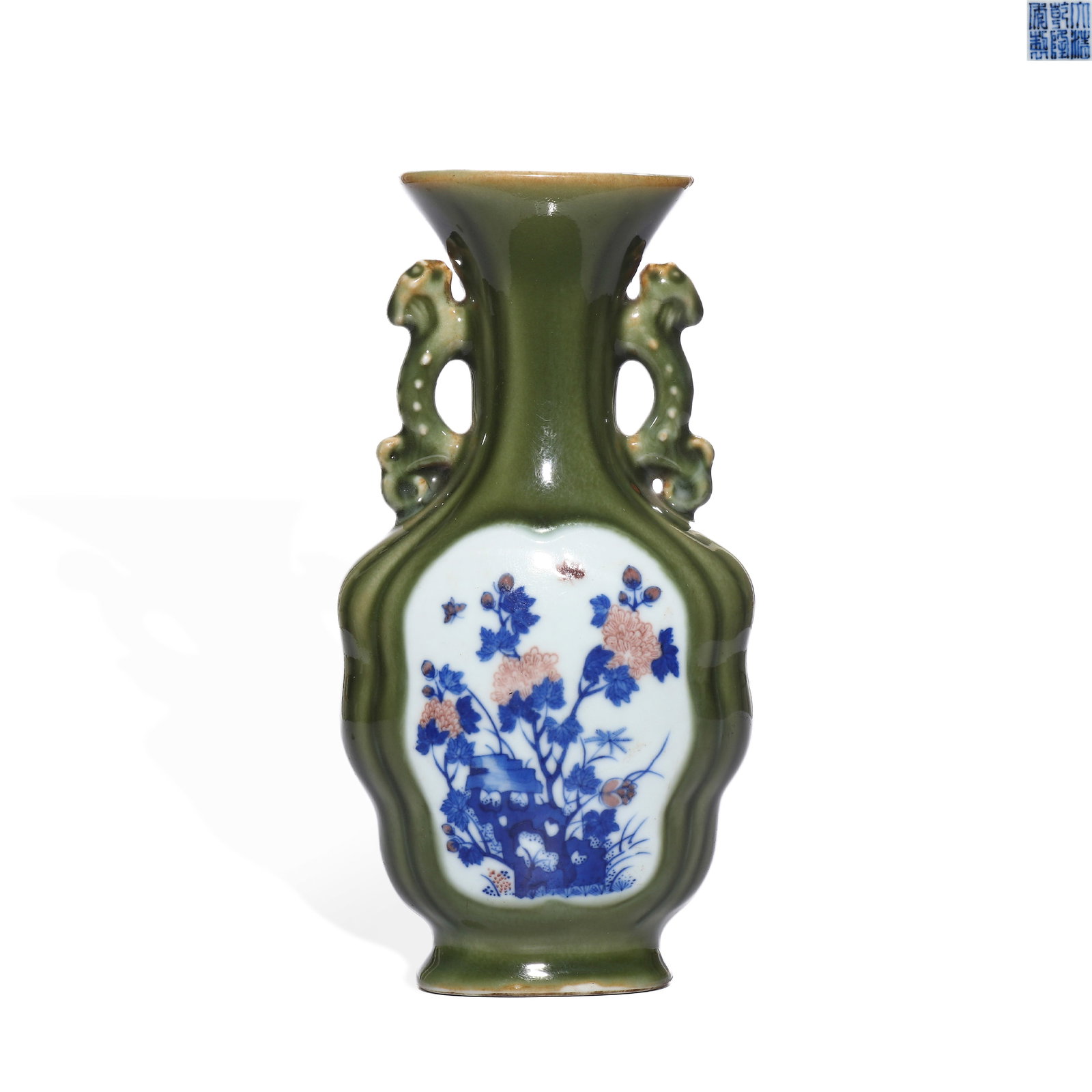 QING QIANLONG GREEN GLAZED WINDOW BLUE AND WHITE UNDERGLAZE RED BUTTERFLY PATTERN DOUBLE-EARED VASE: H: 21cm