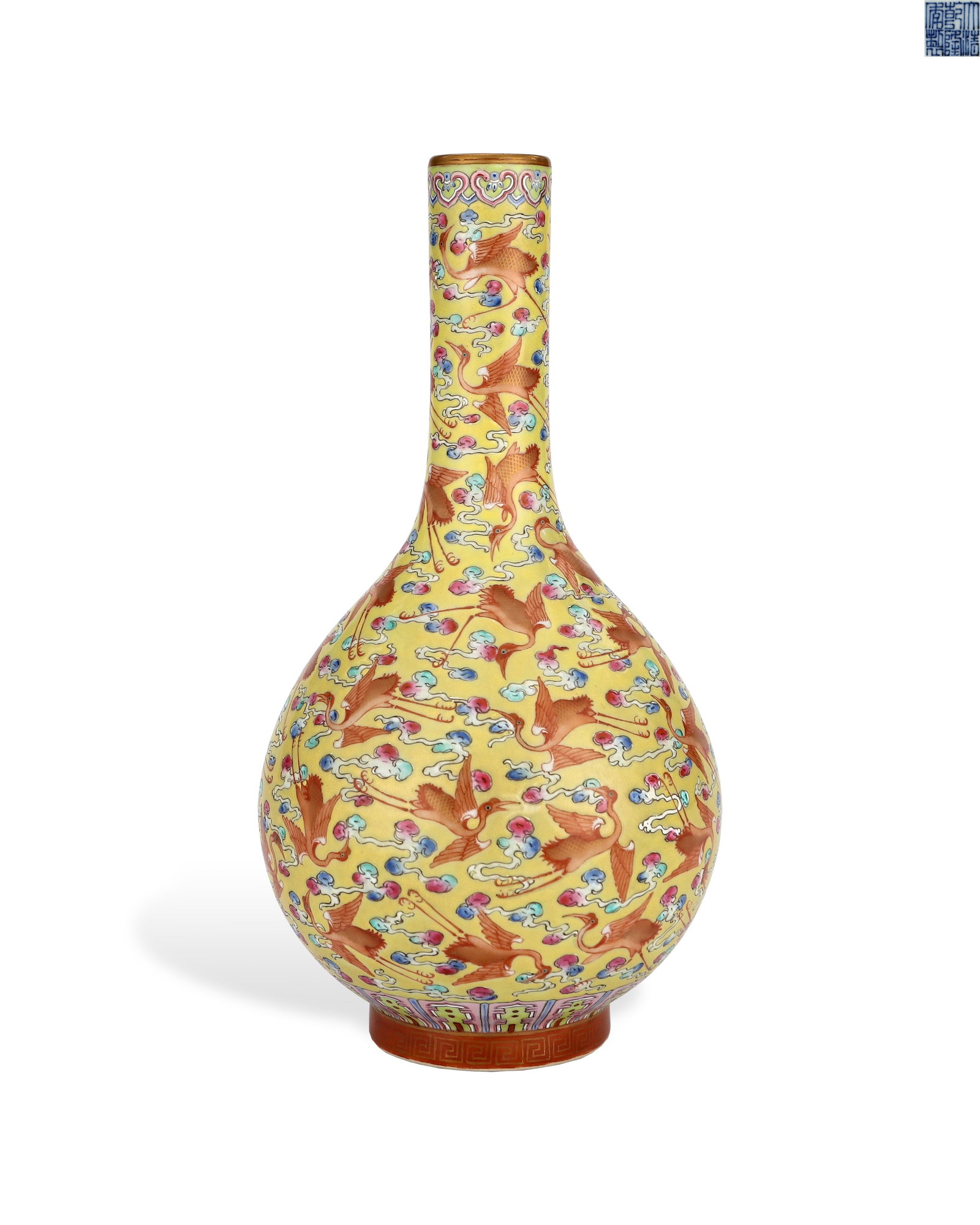 A QING DYNASTY QIANLONG PASTEL VASE: L: 14.3cm H: 26.5cm