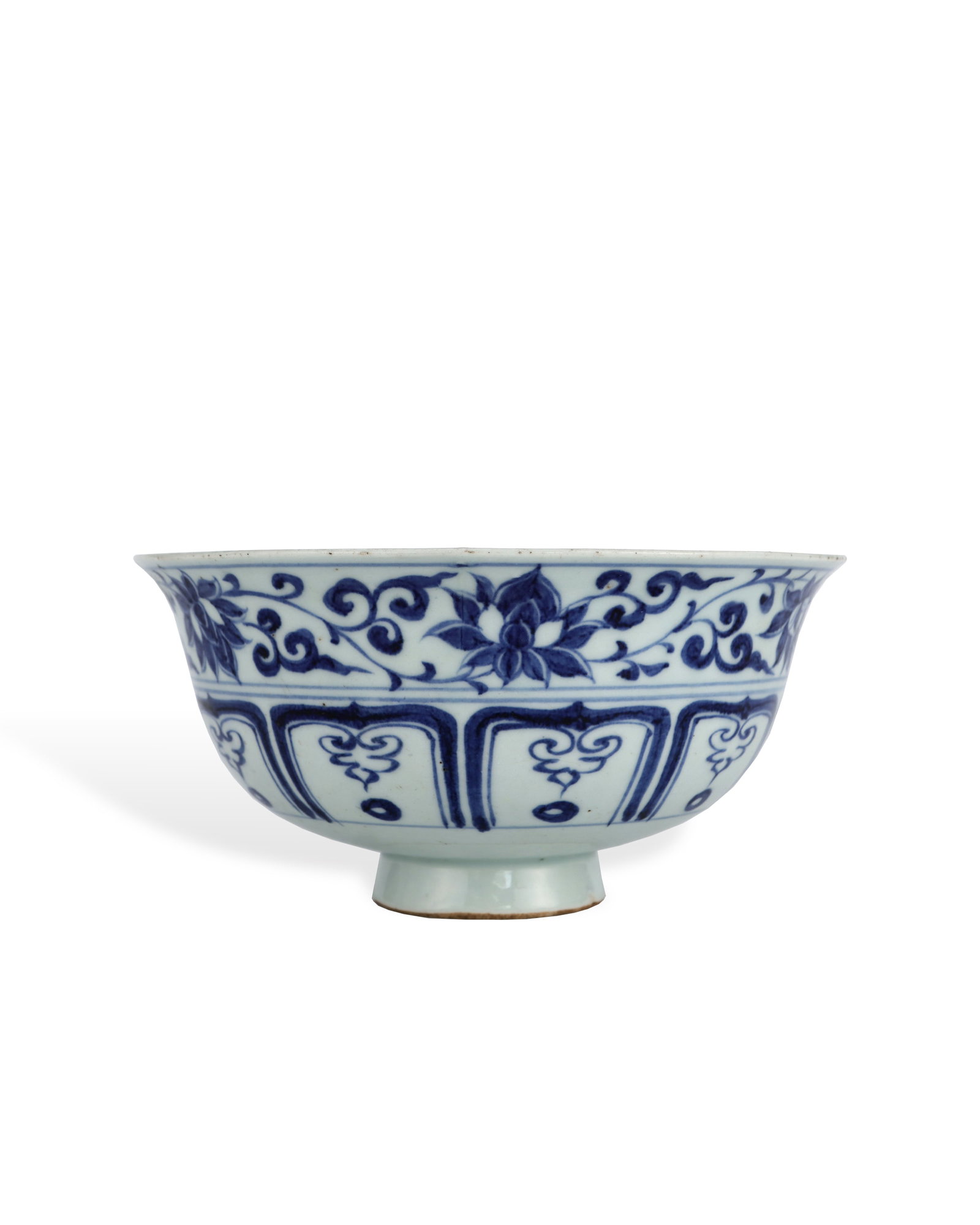 YUAN DYNASTY BLUE AND WHITE PORCELAIN BOWL WITH LOTUS PATTERN: L: 19.5cm H: 9.7cm