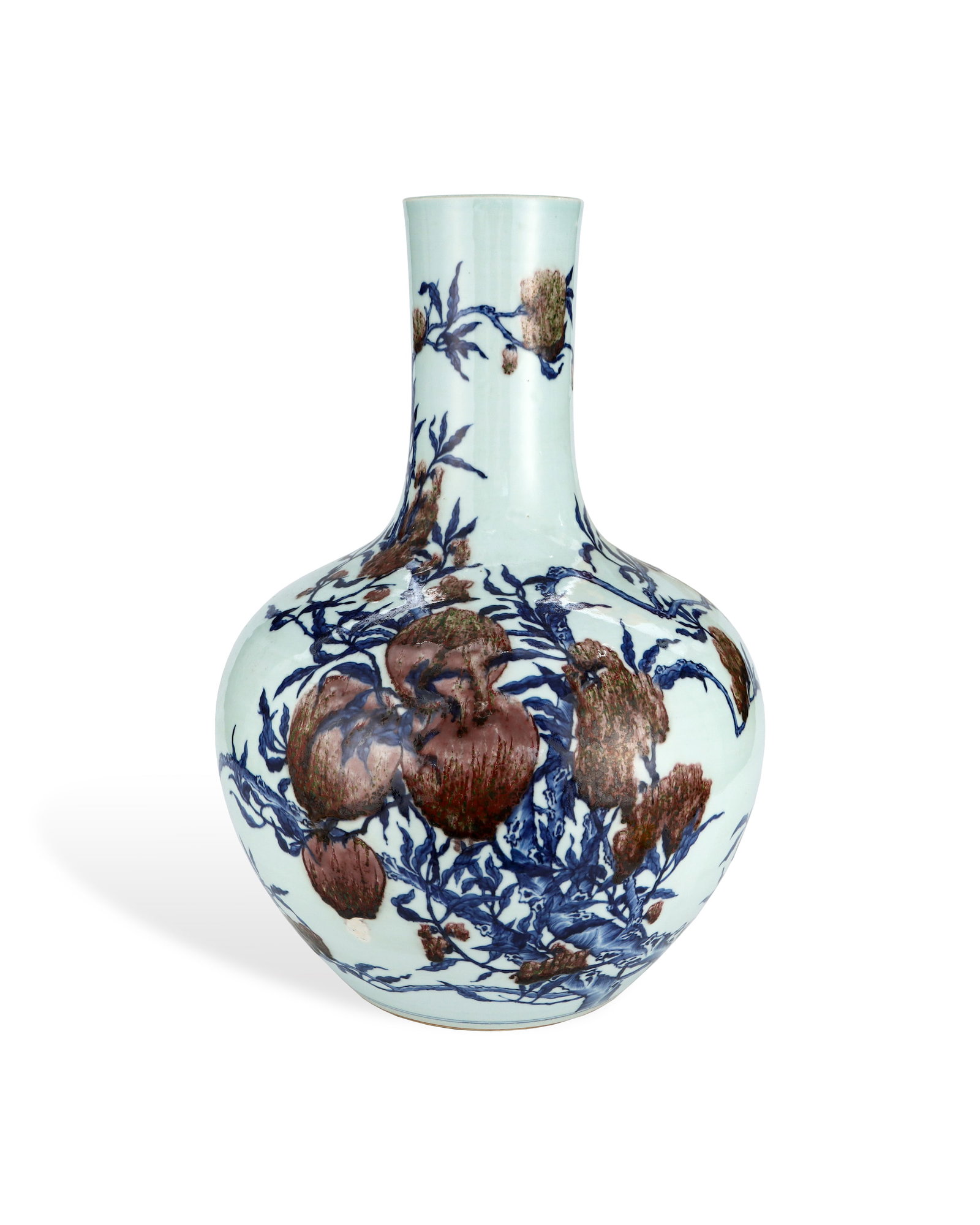 QING DYNASTY QIANLONG BLUE AND WHITE UNDERGLAZE RED LONGEVITY PEACH CELESTIAL GLOBE VASE: L: 37.5cm H: 55.5cm