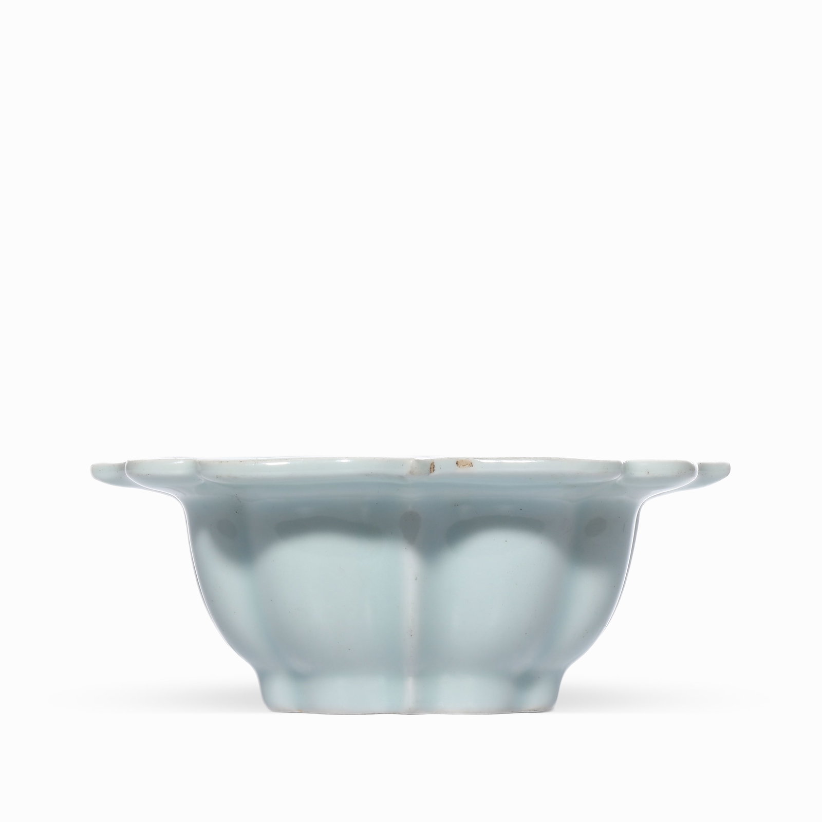 QING POWDER BLUE GLAZED FLOWER-MOUTHED NARCISSUS BOWL: H: 6cm W: 15cm