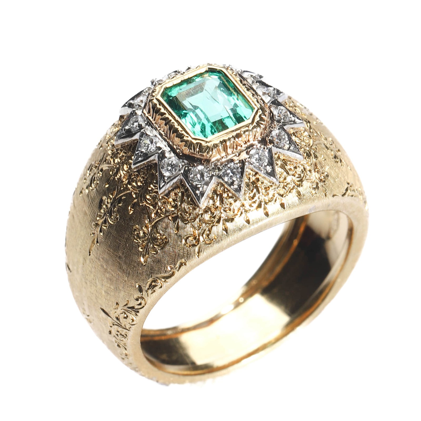 ITALIAN EMERALD AND DIAMOND GOLD RING: Dimensions Ring size: Hong Kong size 18; Weight: 9.54 g. Description An exceptional Italian high-jewelry ring, expertly handcrafted in 18K gold. The design centers on a vivid Colombian emerald of fine