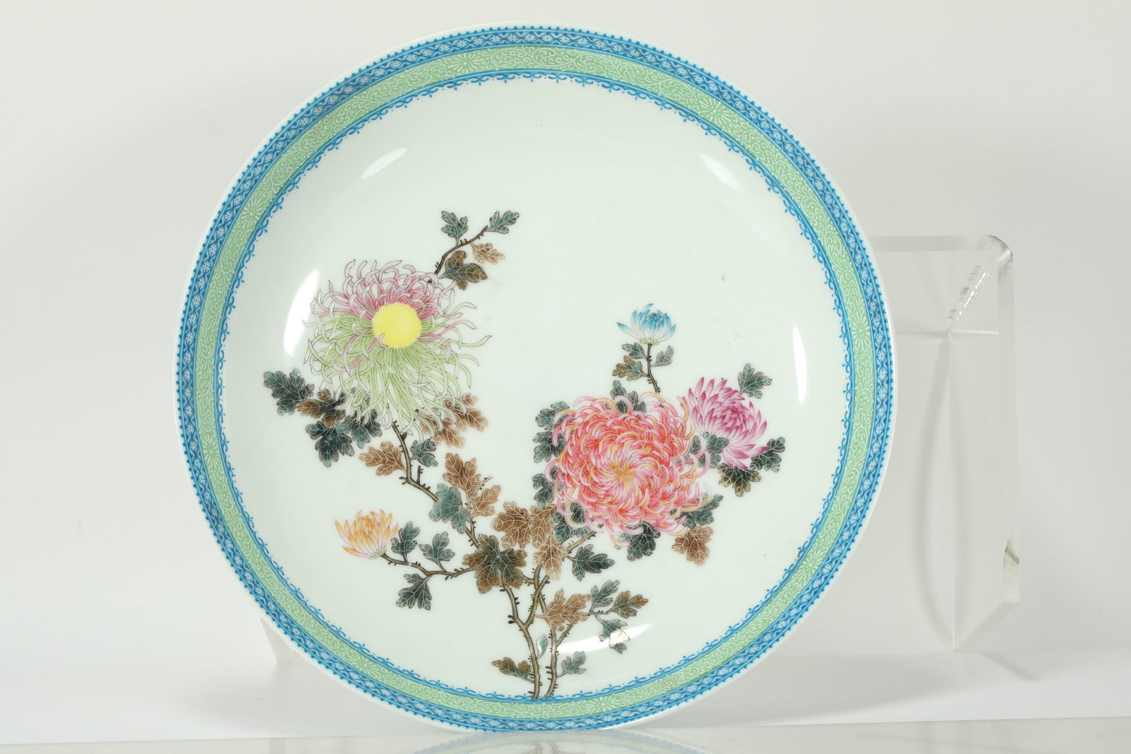 QING DYNASTY FAMILLE ROSE FLORAL PLATE (1 of 7)