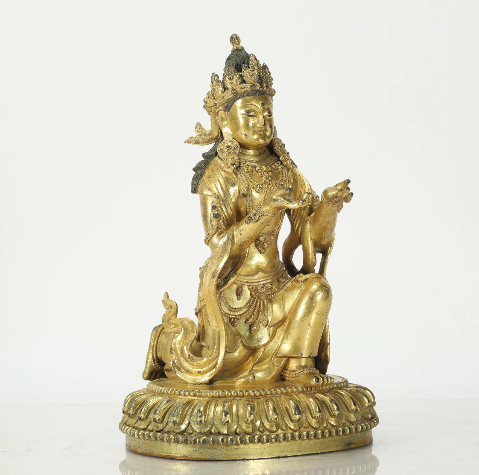 GILDED BODHISATTVA OF THE MING DYNASTY: H:19.5CM L:12CM