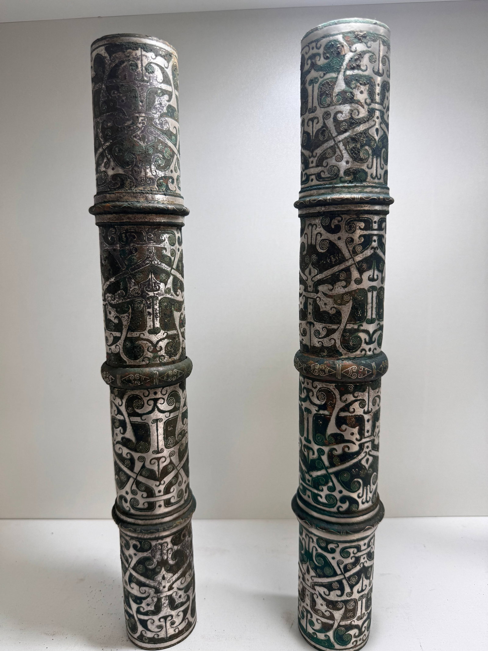 WARRING STATES PERIOD GOLD AND SILVER INLAID UMBRELLA TUBE: H:40CM L:6CM