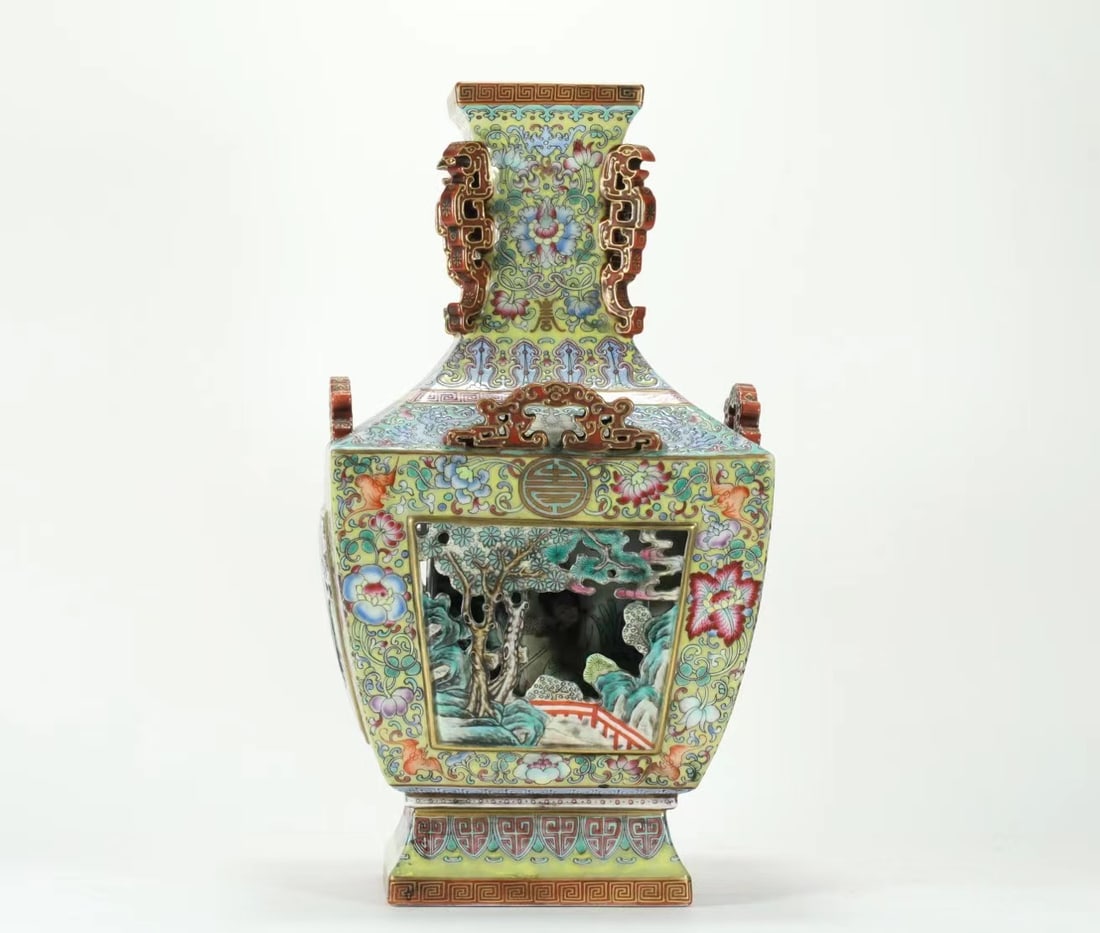 QING DYNASTY FAMILLE ROSE OPENWORK VASE: H:38.5CM