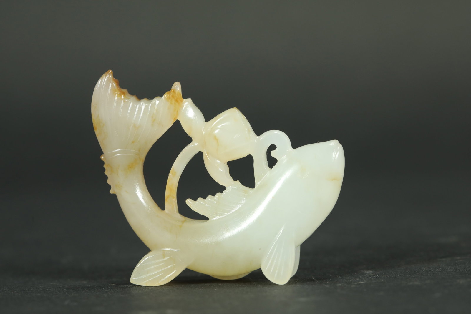 SONG DYNASTY WHITE JADE LOTUS FISH: H:3.5CM L:4.5CM