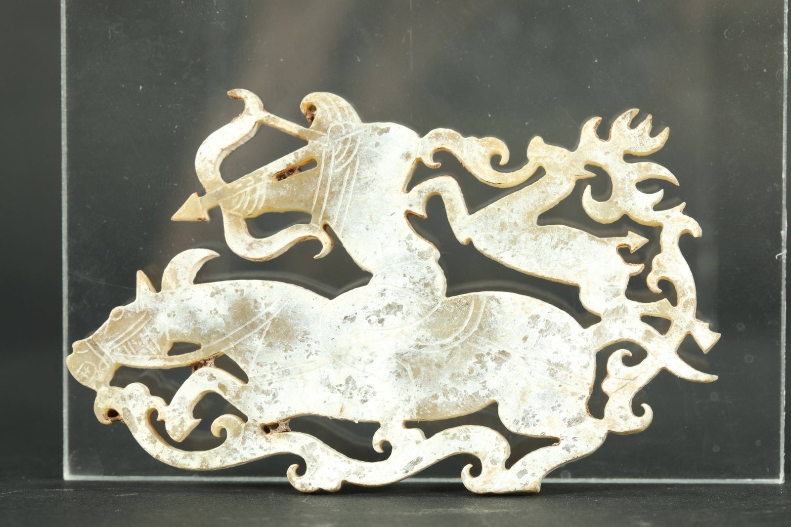 WARRING STATES PERIOD WHITE JADE HUNTING PIECE: H:5.5CM L:9CM